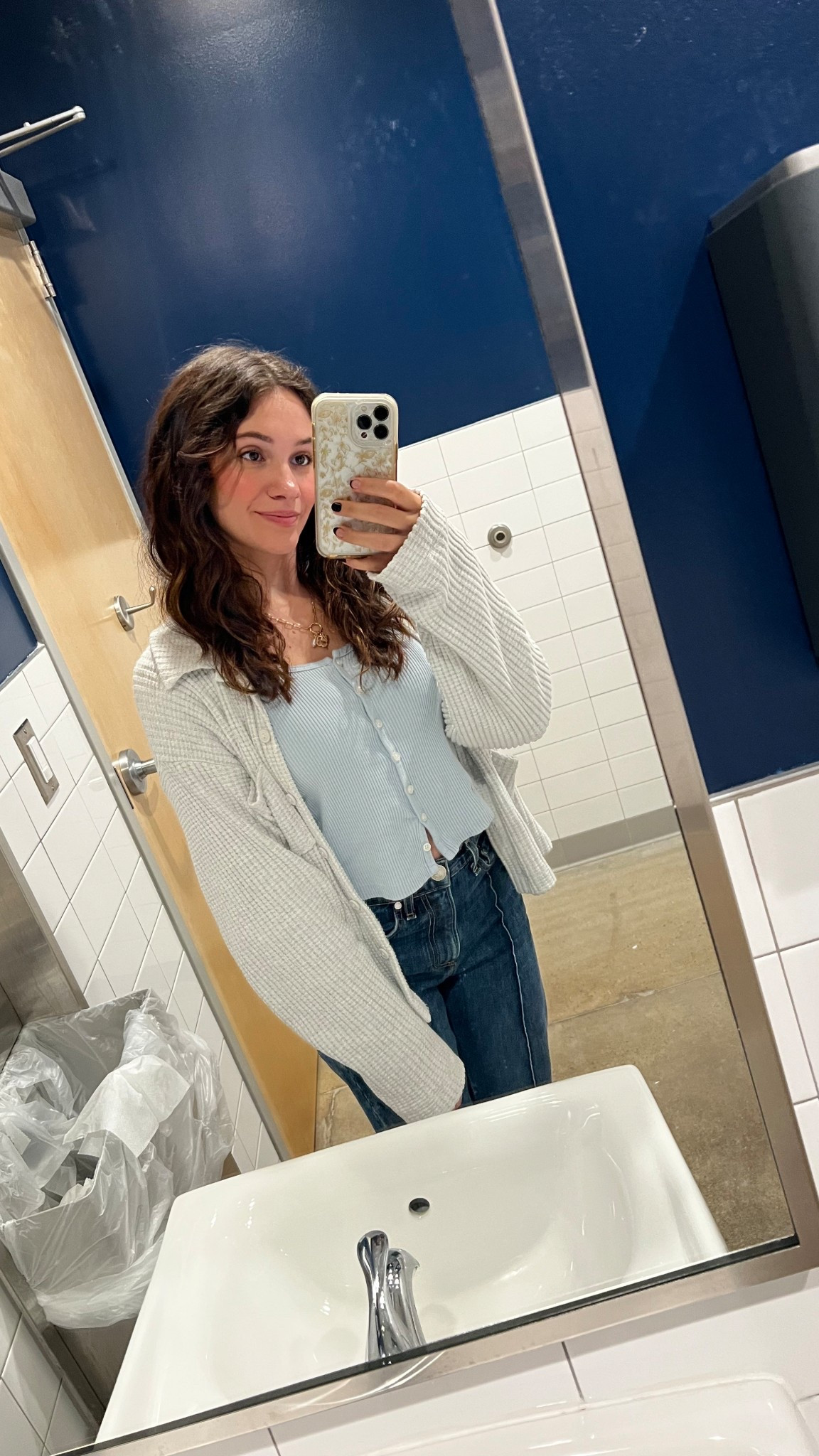 cardigan: Brandy Melville size small
jacket: aerie shacket size small
jeans: rag & bone seamed size 26