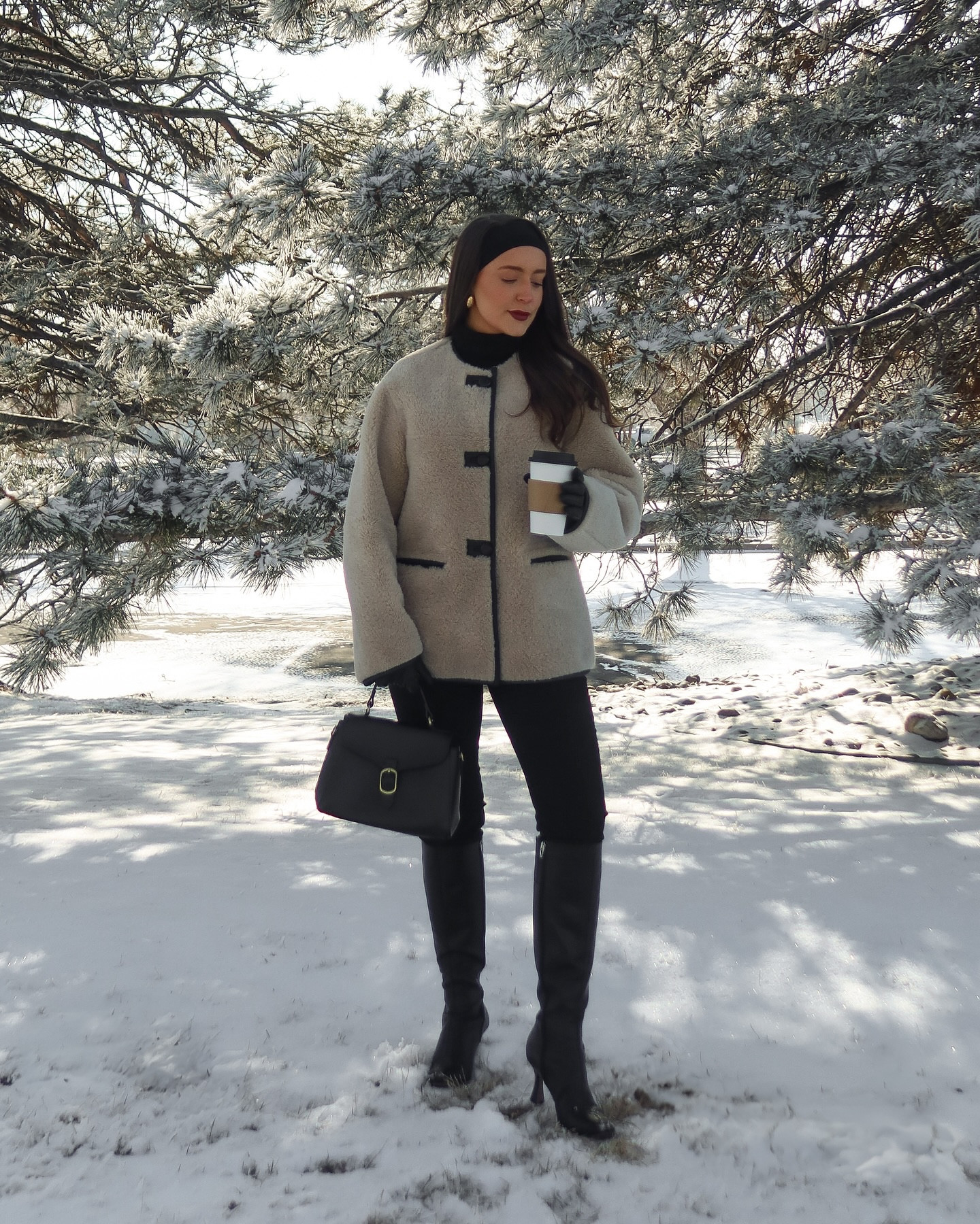 Spring is playing games with my heart❄️
.
.
.
Faux fur coat outfit, winter outfit, snowy day outfit, ski trip, après ski, snowy mountains aesthetic, snow day aesthetic, mountain vibes, Pinterest inspired 
#snowyaesthetic #winteroutfit #pinterestgirl #fauxfurcoat #winteroutfitideas #dolcevitashoes #dolcevitapartner @dolcevita