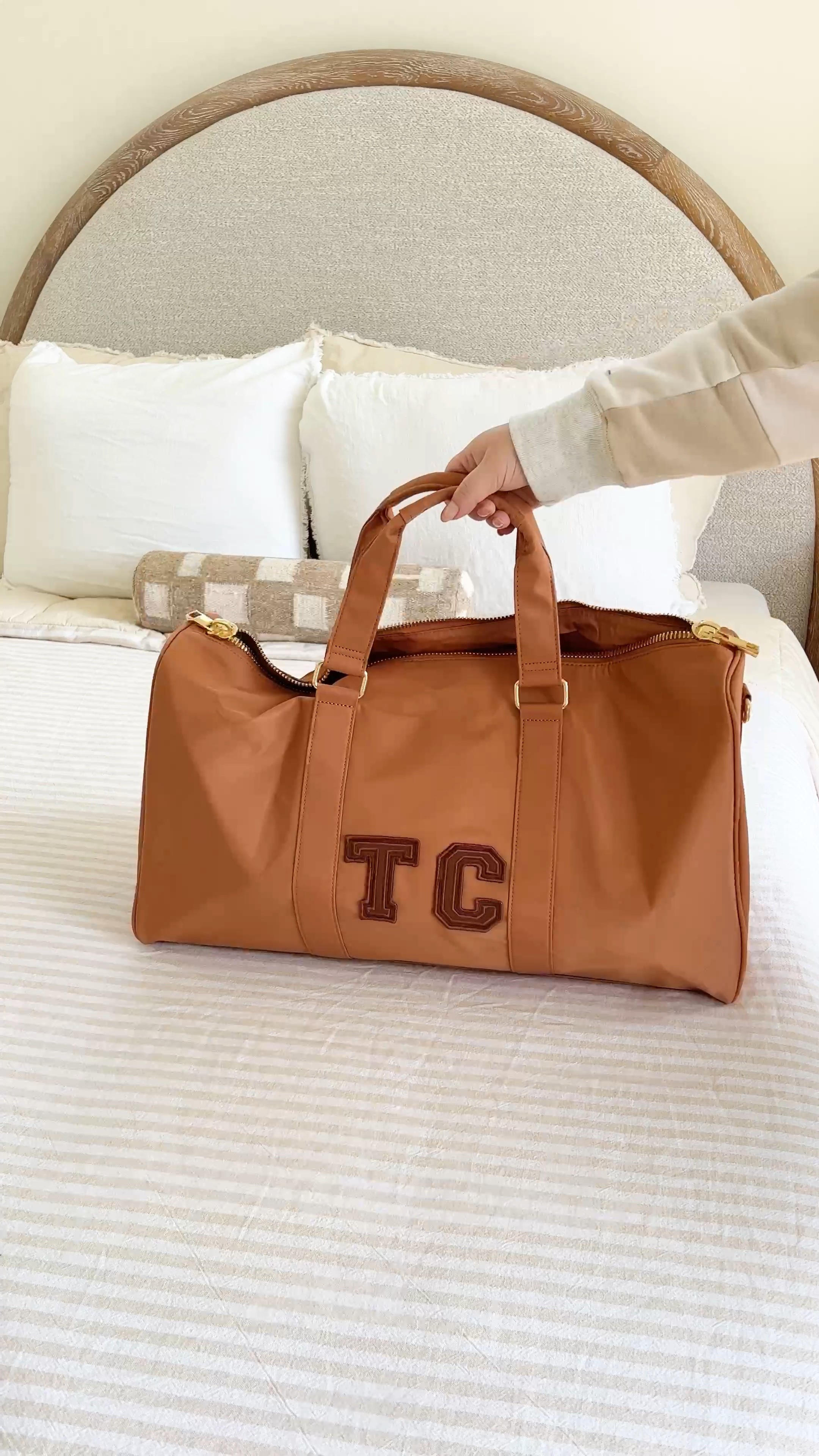 Pack my duffle bag with me 

Stoney clover duffle bag, monogram duffle bag, custom duffle bag, travel pouch, travel accessories, cosmetic bag, tech organizer, jewelry organizer, beis, dagne Dover, amazon finds, amazon travel, amazon favorites, amazon must haves 

#LTKunder100 #LTKunder50 #LTKtravel