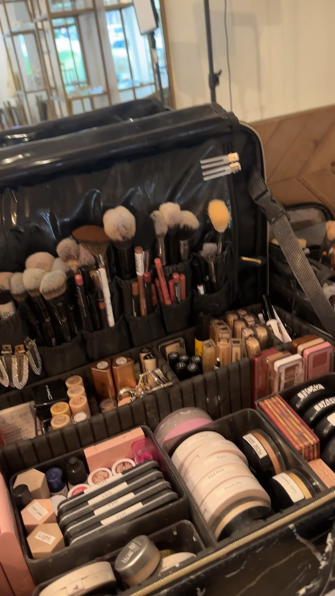 Let’s see what I’m currently using in my kit!!!! If you need a color suggestion please contact me I’d love to help! 

#LTKBeauty #LTKWedding #LTKFindsUnder100