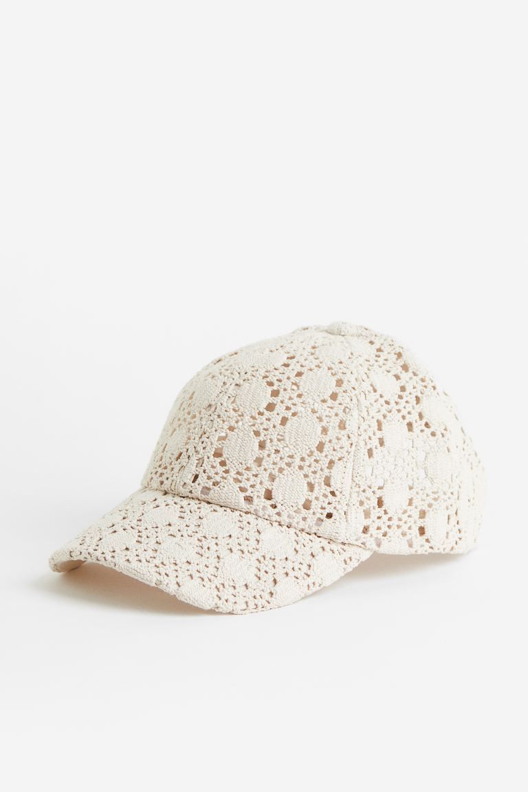 Crochet-look cap | H&M (DE, AT, CH, NL, FI)
