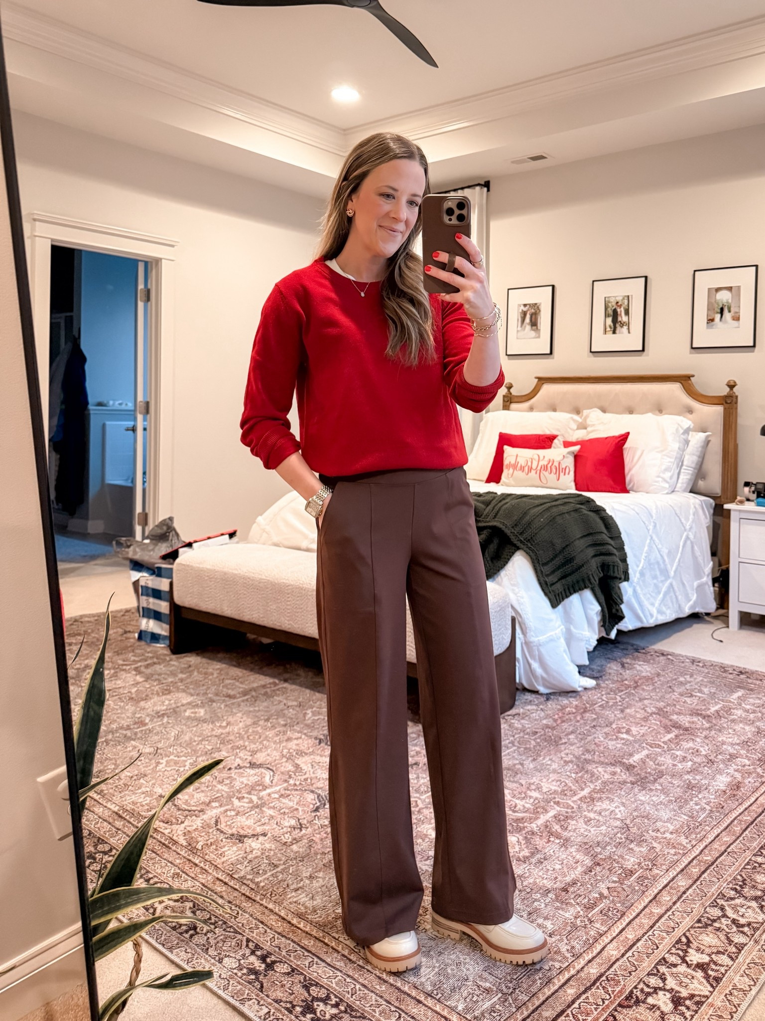 A less traditional Valentine’s Day combo I love — red + brown ❤️
This Quince cashmere sweater (under $50!) feels like luxury on a budget. Paired with wide-leg trousers and neutral sneakers for an elevated but comfortable outfit.
Use code INFG-25SIMPLYCHICMAMA10 for 10% off your Quince order.

#ValentinesDayOutfit #QuinceCashmere #LTKWinterStyle #CapsuleWardrobe #ClassicStyle

#LTKValentine #LTKootd