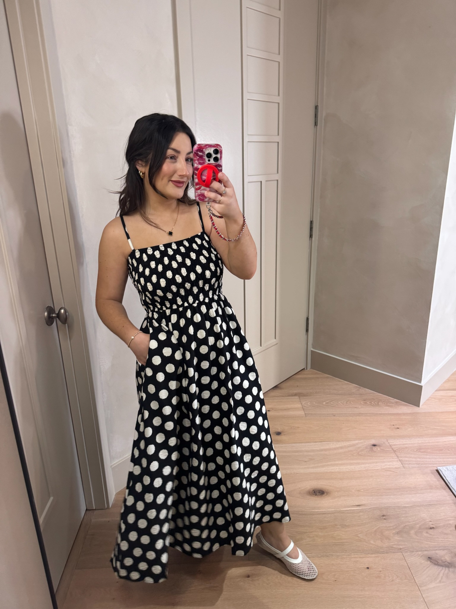 This polka dot dress is the perfect wardrobe staple! 
Perfect for vacation, events, parties, dates! 

Dress size small 
5'0" 140lbs 

 

#LTKootd #LTKPetite #LTKTravel