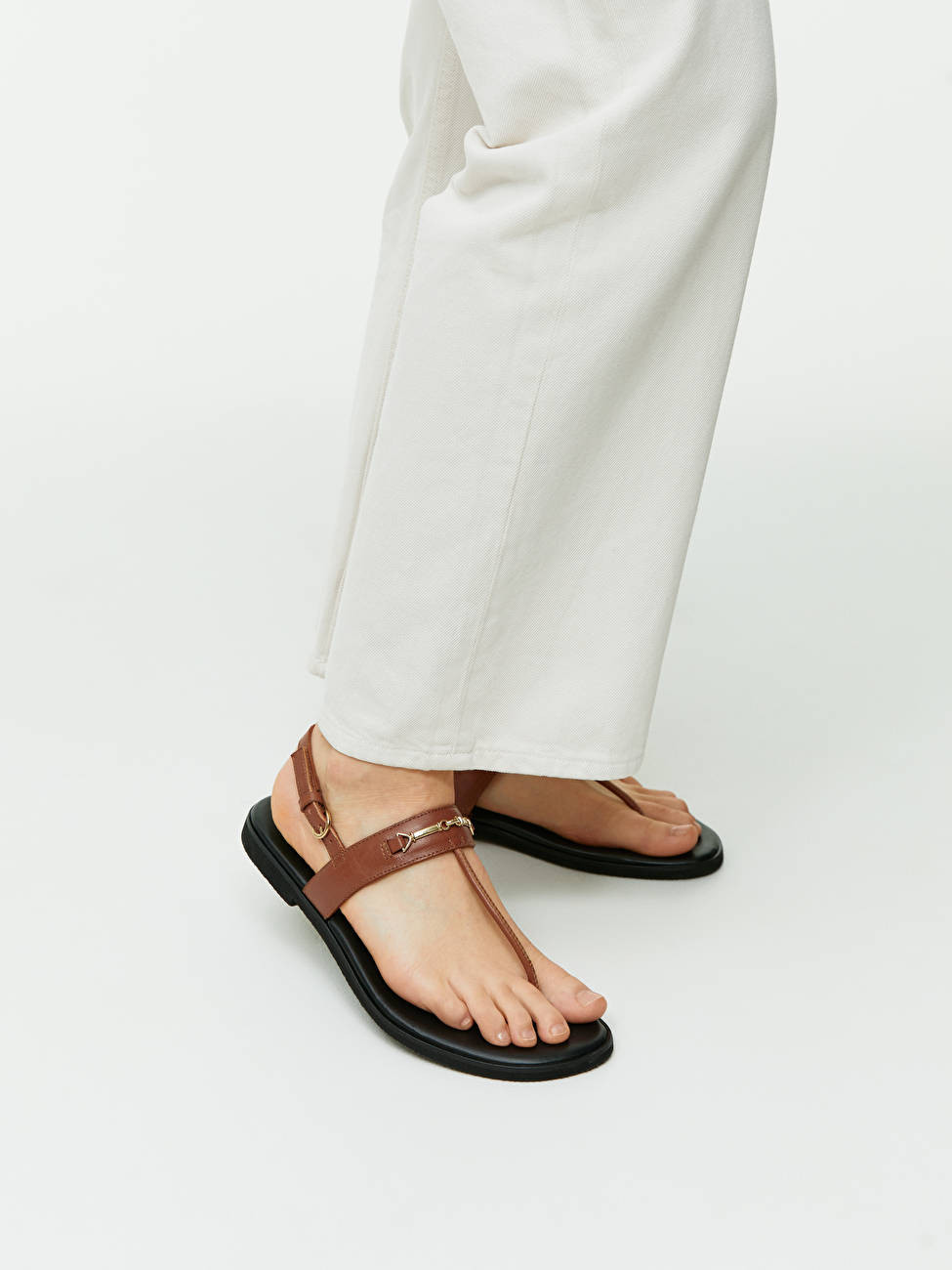 Leather Thong Sandals | ARKET (US&UK)