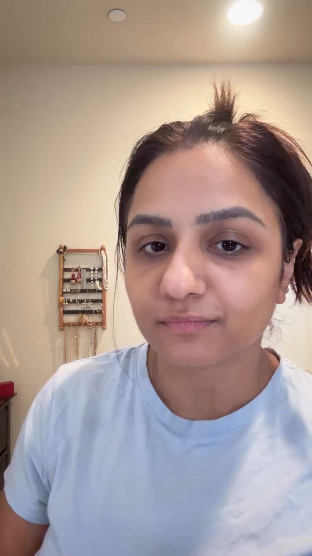 ✨✨Have you tried the spatula brush from @itcosmetics 
It glides foundation on like a dream—no streaks, no waste, just smooth, even coverage

Products used

Dewy CC cream 
Sunblush in sunlit 
Spatula Brush 

#itcosmetics #makeup #explore #makeupaddict #itcosmeticscccream #giftedbyitcosmetics #brownskingirls