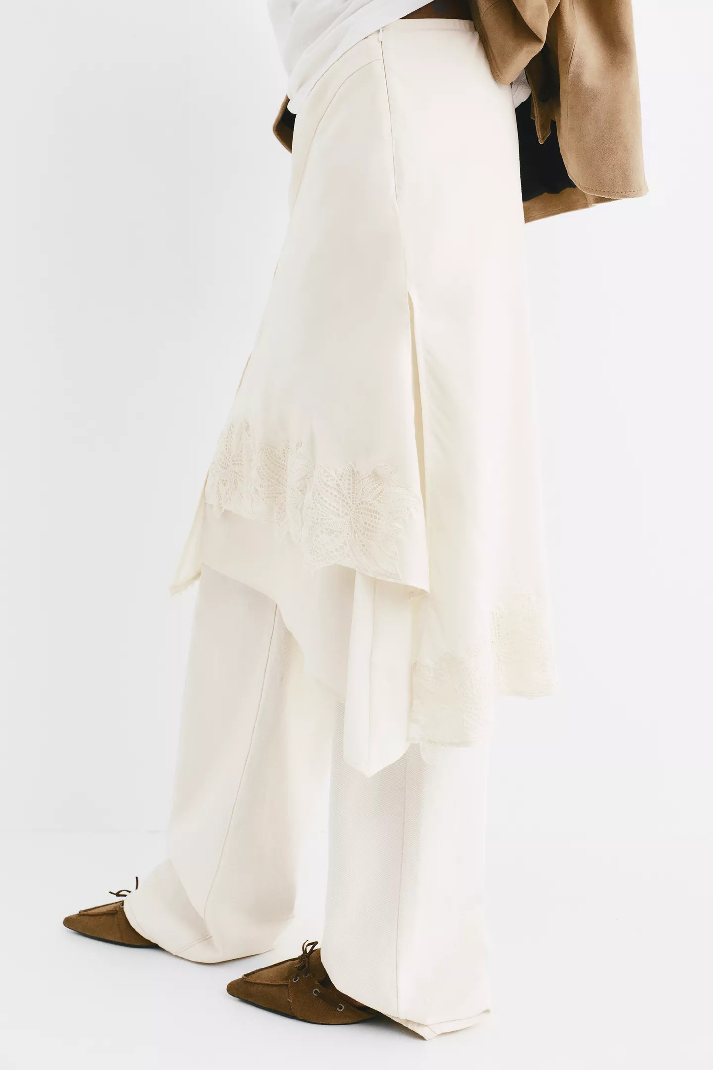 Jupe asymétrique à broderies | PULL and BEAR FR