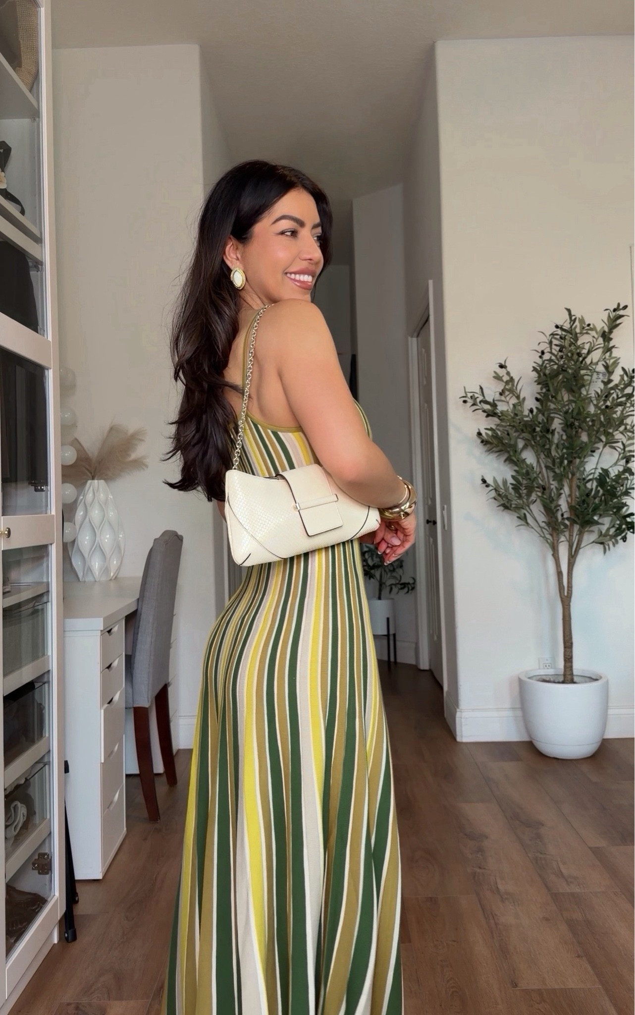 Striped maxi dress from Banana Republic 💛 it’s the perfect casual Summer dress.

My handbag is from Fashionphile!


Summer outfit ideas, striped dress, everyday bag, Fashionphile finds, casual summer outfit

#LTKgrwm #LTKootd #LTKSeasonal