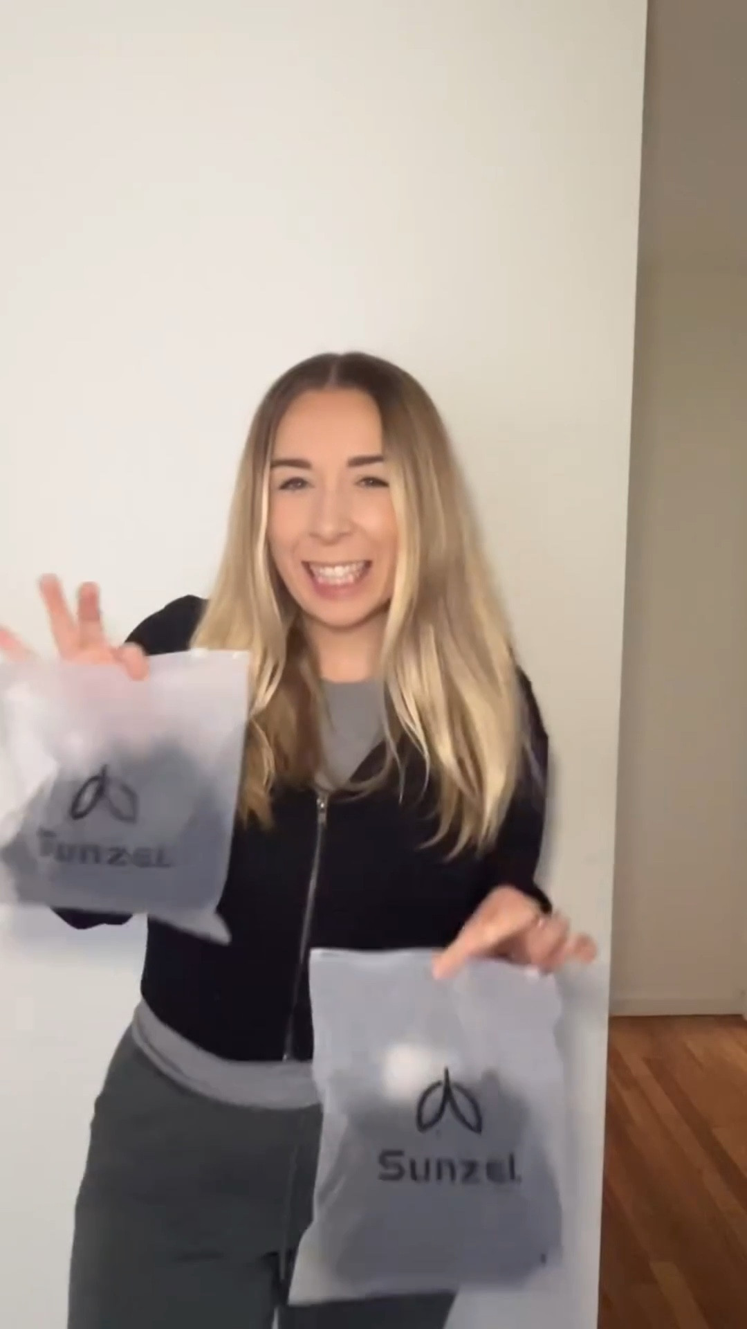 Obsessed with my new workout set from @sunzelofficial_ — it’s comfy, cute, and keeps up with every move! Feeling strong and stylish!

Comment OUTFIT and I’ll send you a link to these products! 

#style #fashion #shopping #workout #workoutoutfit #trending #creator #gym #shorts #tank #amazon #affordable #outfit #amazonfashionfinds #amazonmusthave #cute #trendy #new #outfitoftheday