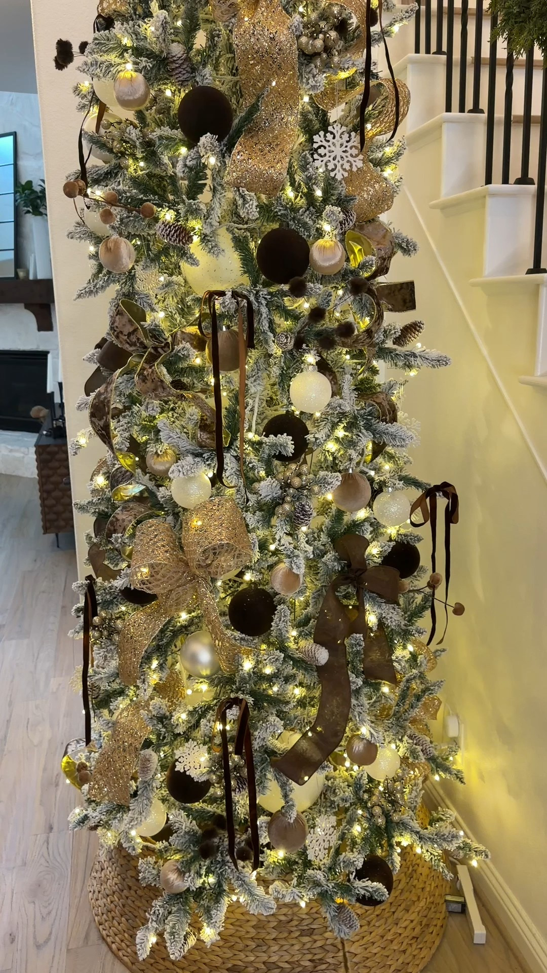 All the details for my neutral Christmas decor 🤎

#brownchristmasdecor #brownchristmas #neutralchristmas #brownchristmastree #amazonfinds

#LTKHoliday #LTKSeasonal #LTKHome