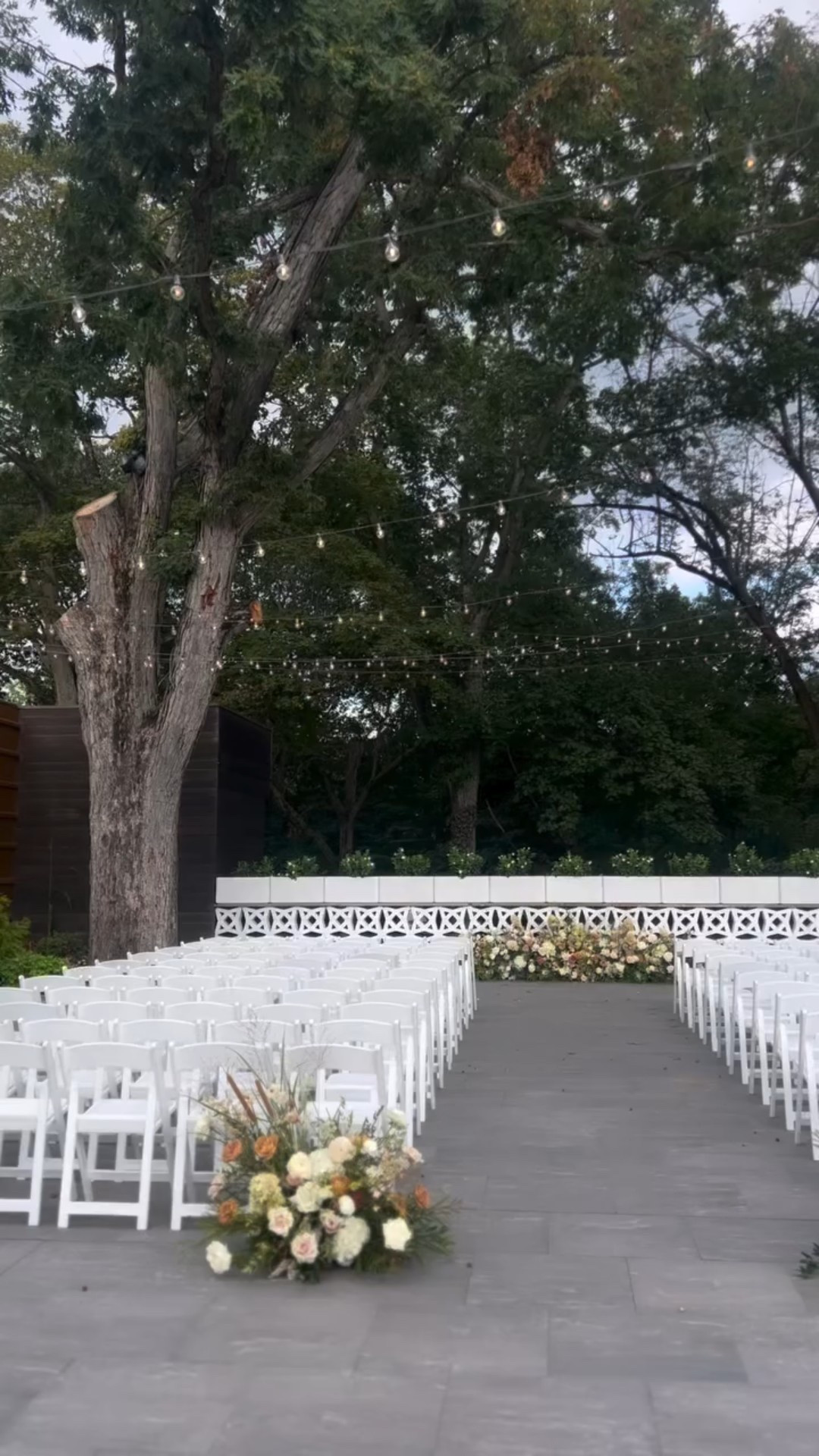 Ceremony florals by @floraanddean ✨ #wedding #fallwedding #fall #weddingstylist

#LTKNYFW #LTKWedding #LTKSeasonal