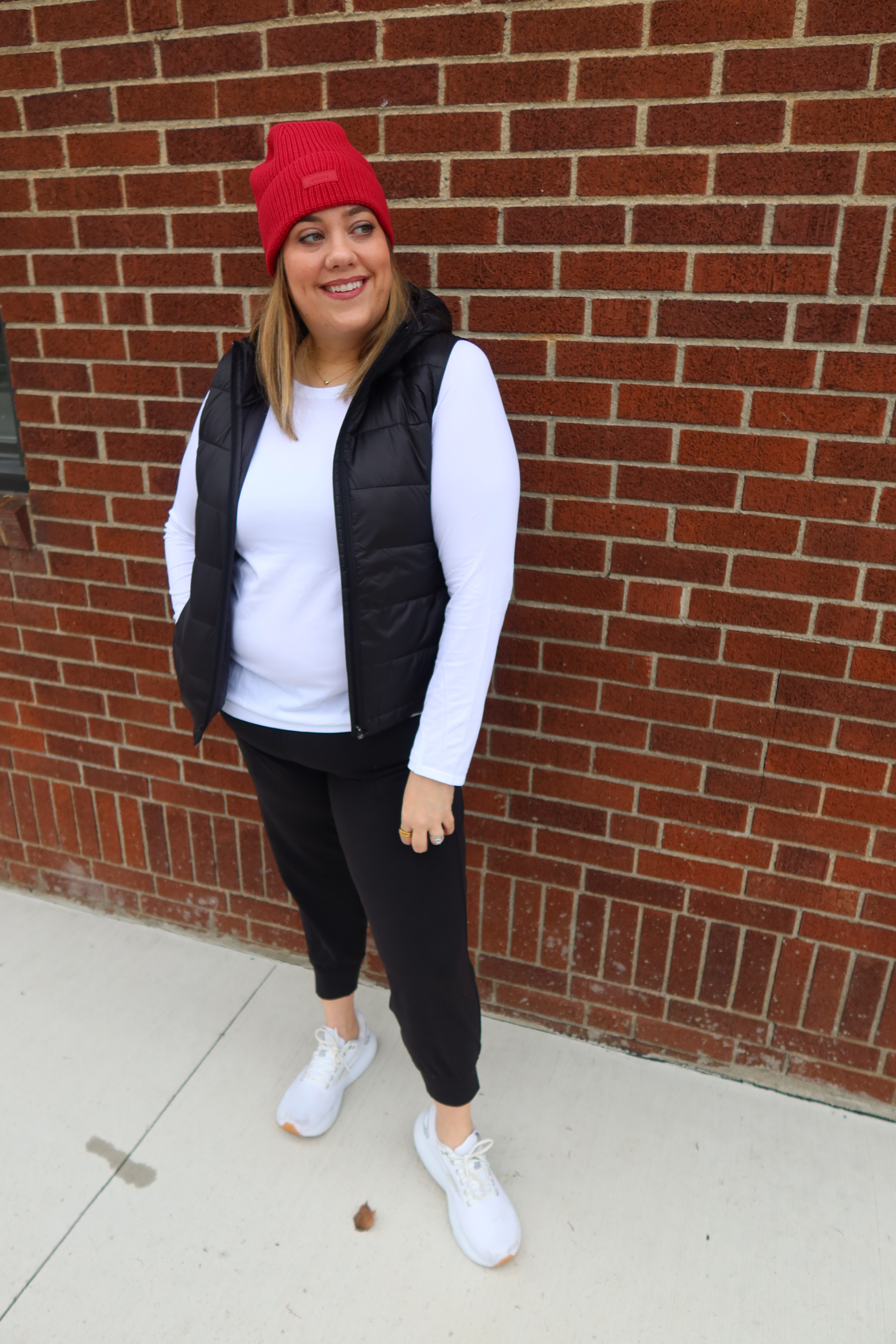  @Athleta Semi Annual sale has started and it's a great sale - 30% off everything - including sale items, which means some things are up to 70% off!
One of the first Athleta pieces I fell in love with were the salutation joggers. They're soft and buttery, while comfortable and forgiving. As an apple shape, I size down.
I also love the seamless long-sleeve tee for ultimate breathability in the gym, while keeping me warm. True to size.
#AthletaPartner #PowerOfShe


 