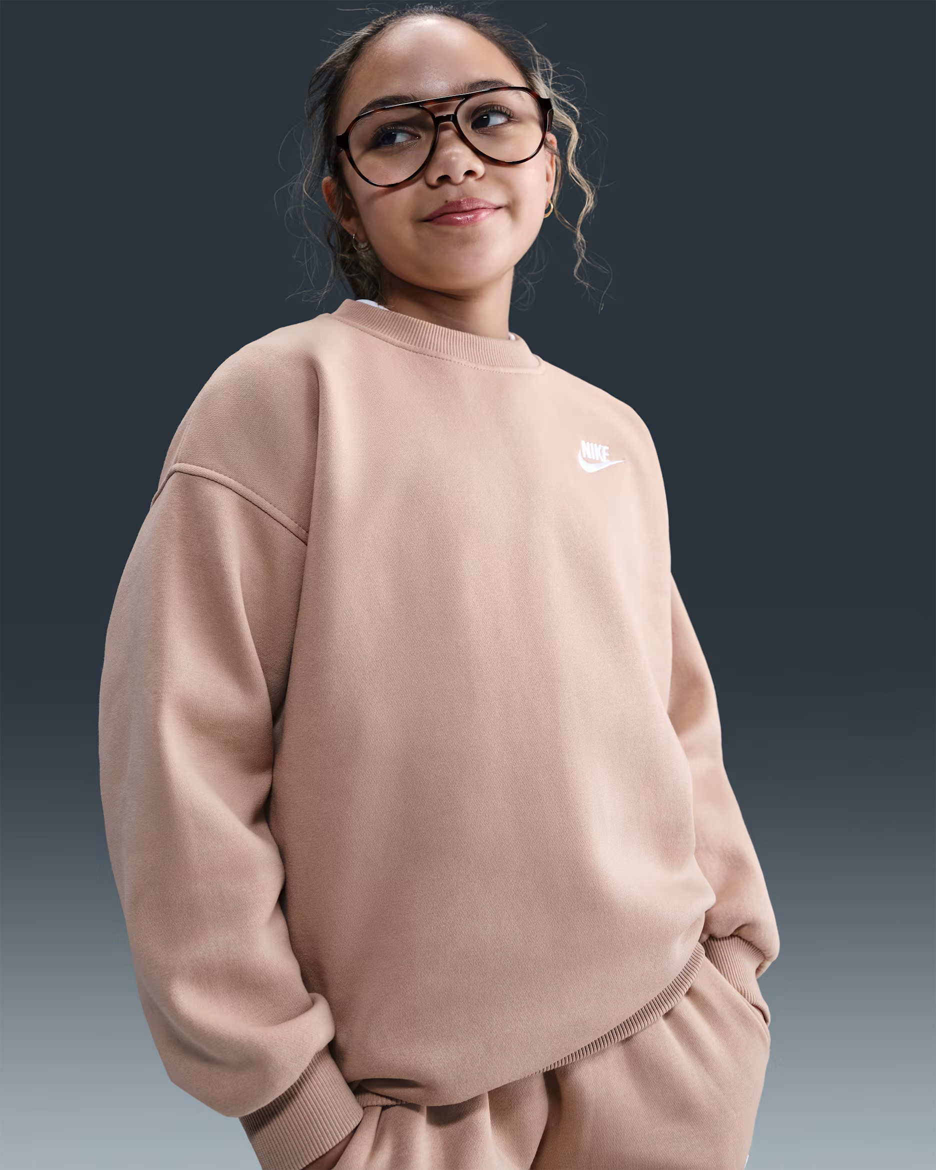 Nike Sportswear Club Fleece Big Kids' Oversized Sweatshirt | Nike (US)
