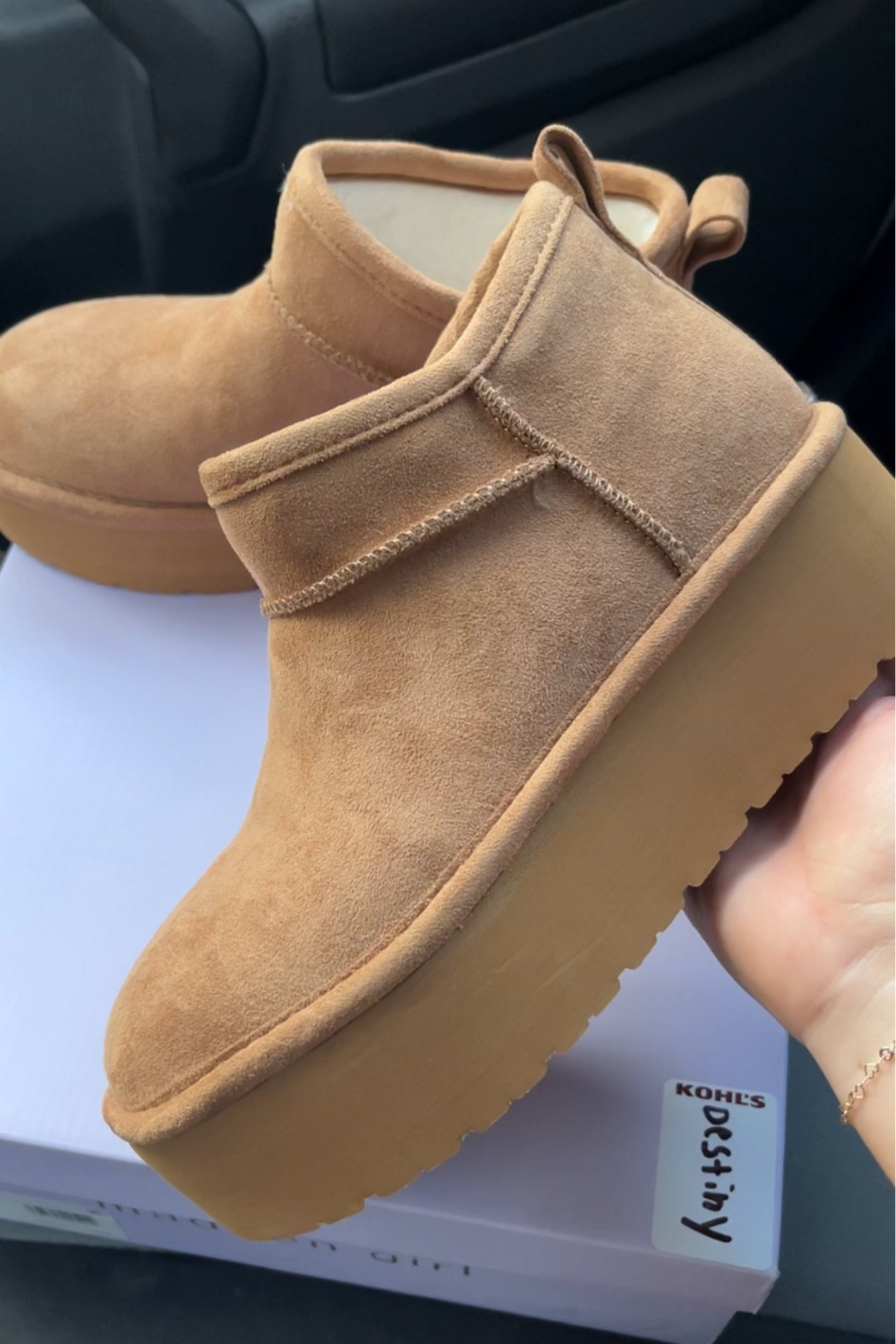 UGG ultra mini platform dupe from Kohl’s 

#LTKHolidaySale #LTKSeasonal #LTKGiftGuide