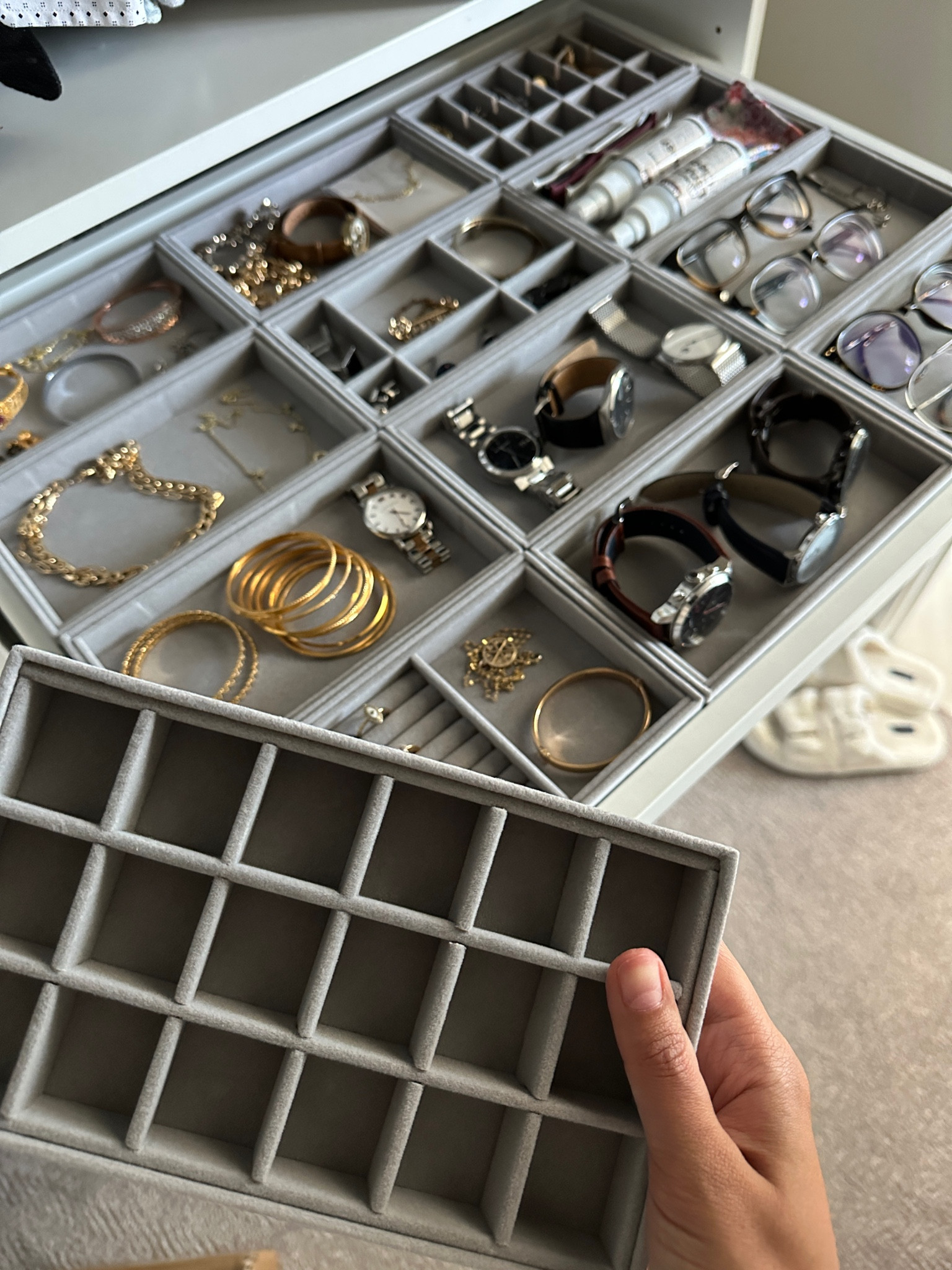 Closet organization, jewelry organizer, accessories organizer, velvet inserts, custom closet, master closet, home tips, watch organizer, glasses organizer, Amazon organization, Amazon finds, drawer inserts, necklace organizer, ring organizer


#LTKstyletip #LTKunder50 #LTKhome