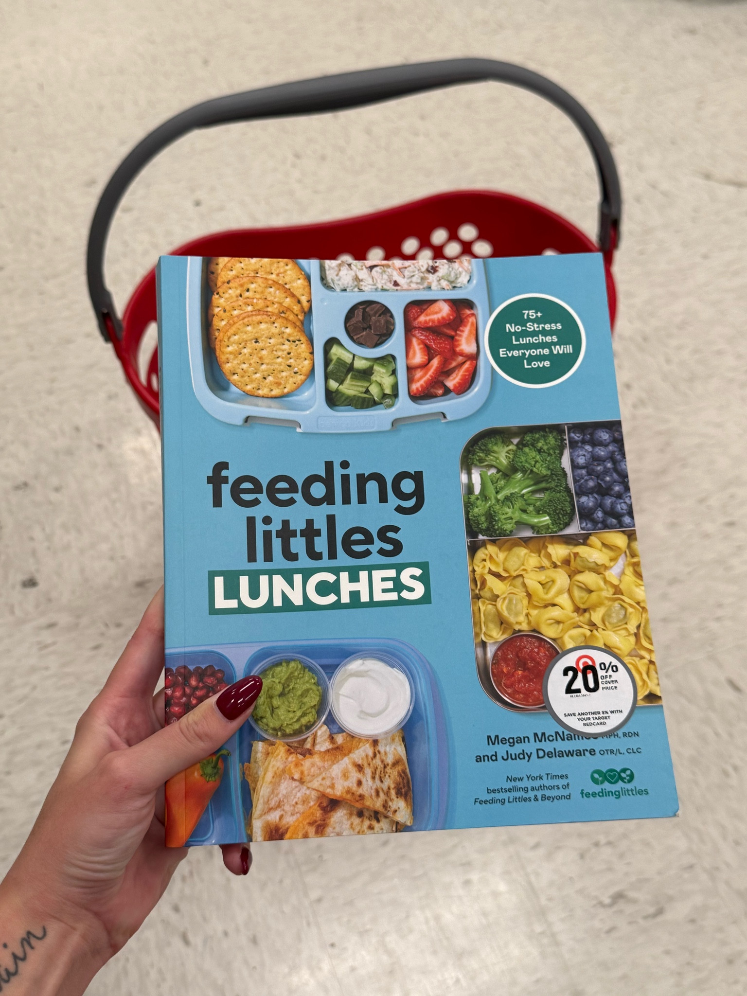 Feeding little lunches book! The perfect book for if you need ideas on what to feed your toddler! #ad #target #targetpartner #kidsbooks 

