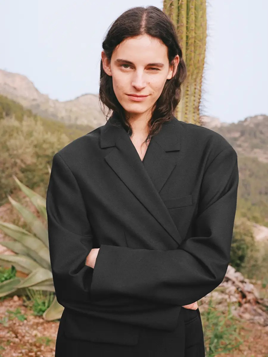 Oversized Wool Hopsack Blazer
				
				€ 159 | ARKET (US&UK)