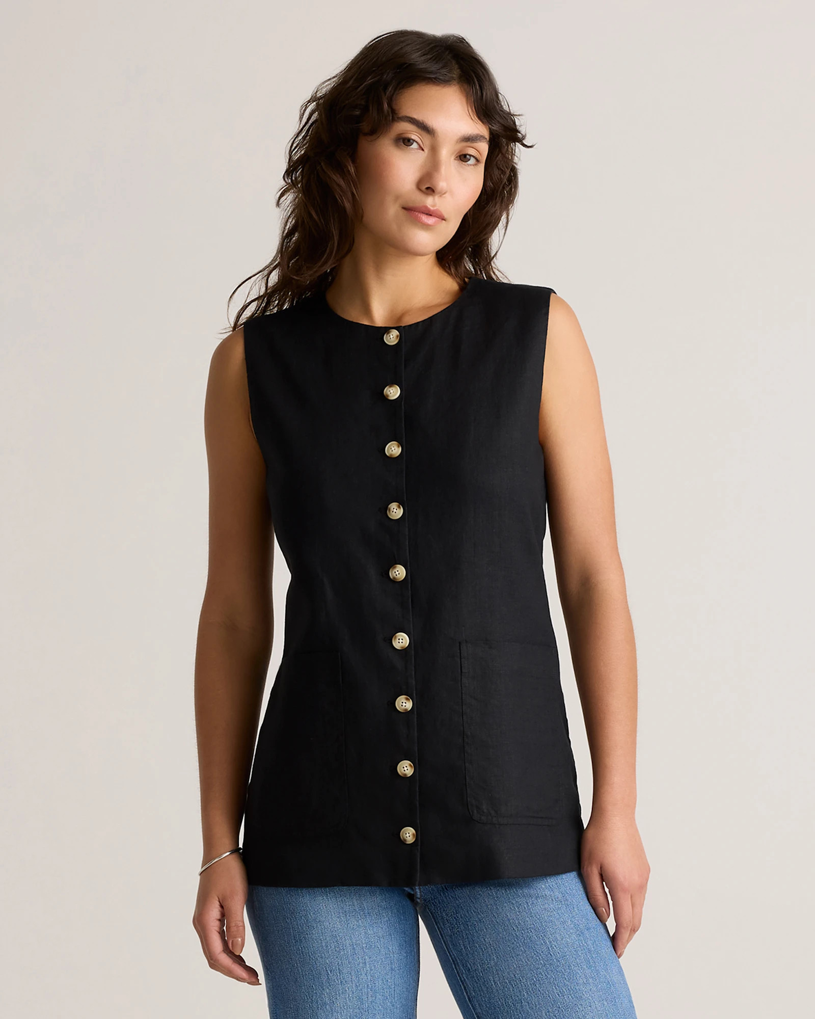 Quince | Women's 100% European Linen Longline Vest in Black, Size Large | Quince