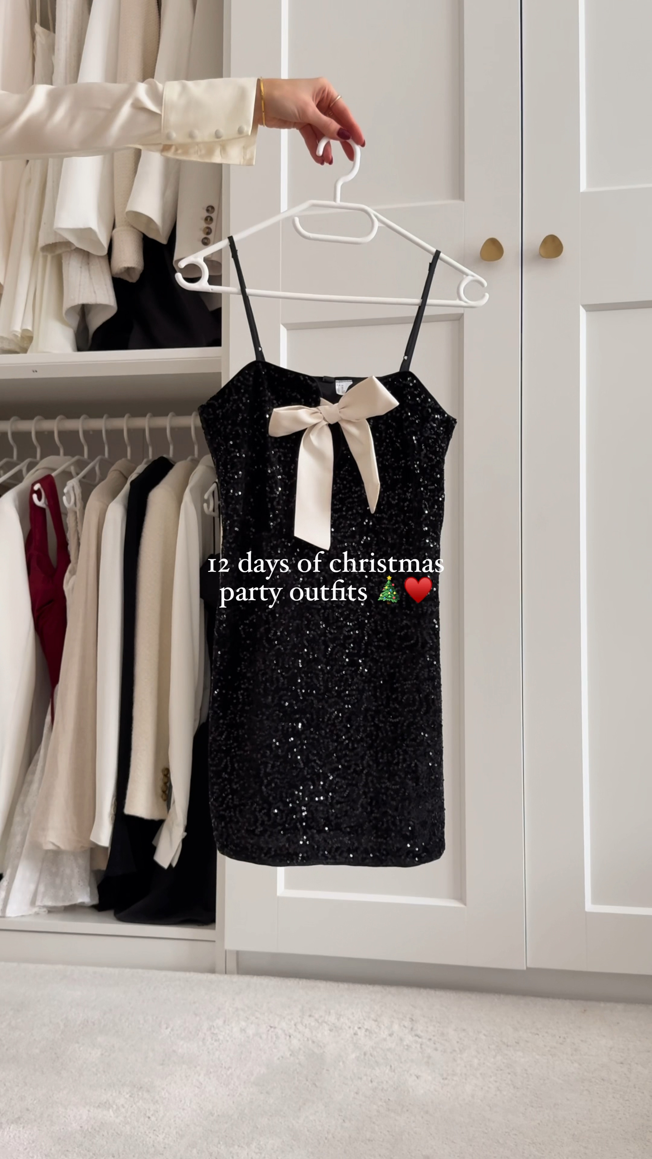 12 days of christmas party outfits - DAY 5 🖤 sparkly dress with the cutest bow detail 🥹✨

christmas dress, party dress, festivewear, sequin dress, christmas party, outfit inspo, holiday fashion, hm haul, party season, black dress, mini dress, grwm, elegant style, viral dress

#LTKParties #LTKSeasonal #LTKHoliday
