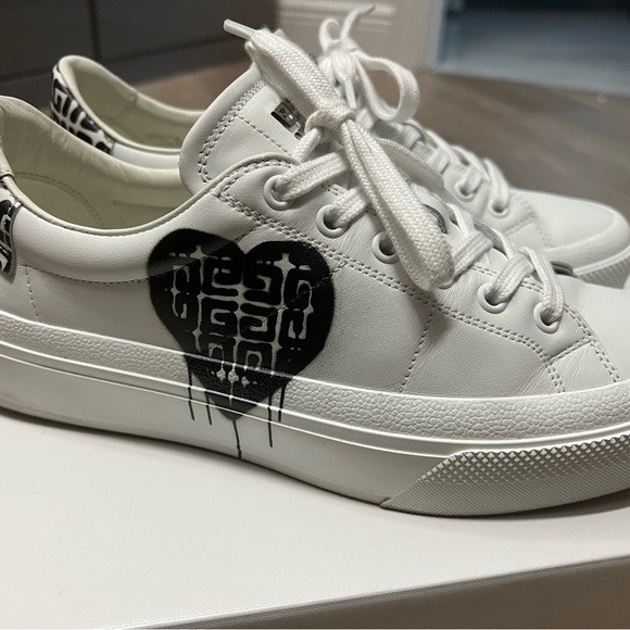 Givenchy 4-D heart low top sneakers white and black worn twice | Poshmark