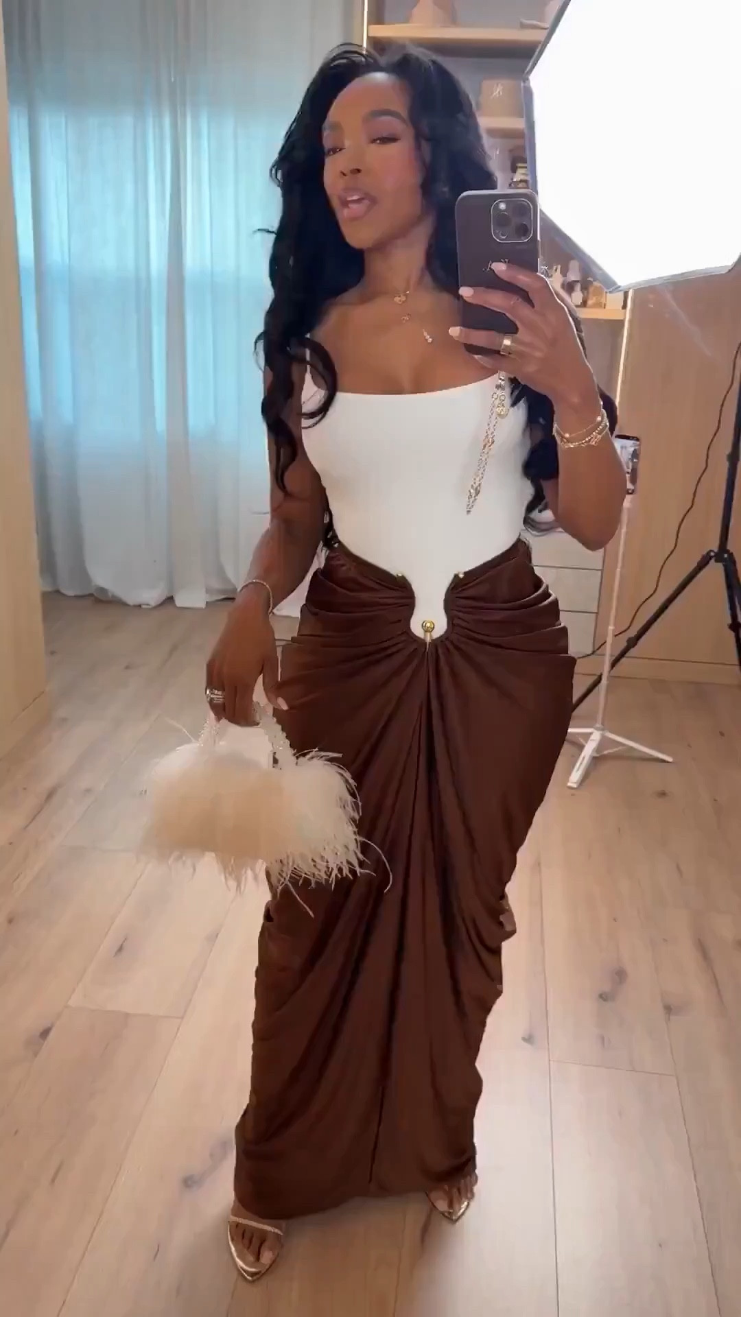 Scroll to shop this elevated date night look 🤎

A structured white bodysuit paired with a draped chocolate brown skirt is one of those pieces you can style multiple ways—from heels and a statement bag to a more casual sandal—making it a smart long-term wardrobe staple where the cost per wear keeps dropping.

Perfect for date night, dinner plans, vacation nights, or special occasions.

📏 Measurements: 5’4”, 140 lbs, 34D bust, 27” waist, 40” hips

Follow me on Instagram and YouTube @kirasfashionfinds

#LTKootd