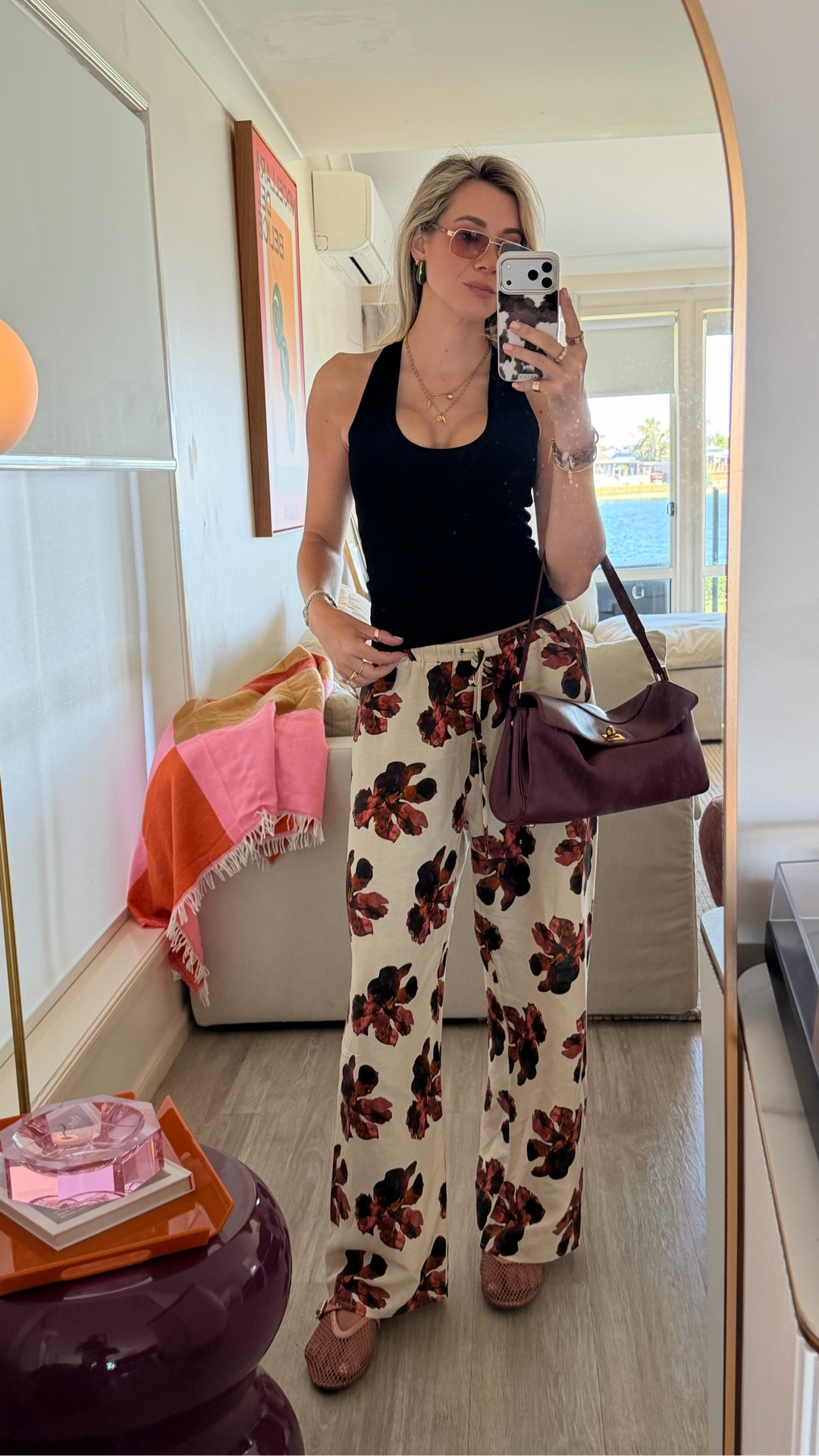 That forgotten tank finally getting her moment 🖤
Out for a quick lunch date and a little me time on a school holiday. Also… why is autumn still giving summer??

Tank top size XS Henne
Pants size M Summi Summi
Mules size 40.5 Alias Mae
Ballet Flats size 41 Alaia
Jewelleries Carly Paiker / Fairley / Lovisa
Perfume Sasra Tulita
Bags Tony Bianco / Reh Studios
Sunnies Freyrs

#LTKautumn #LTKaustralia #LTKstyletip