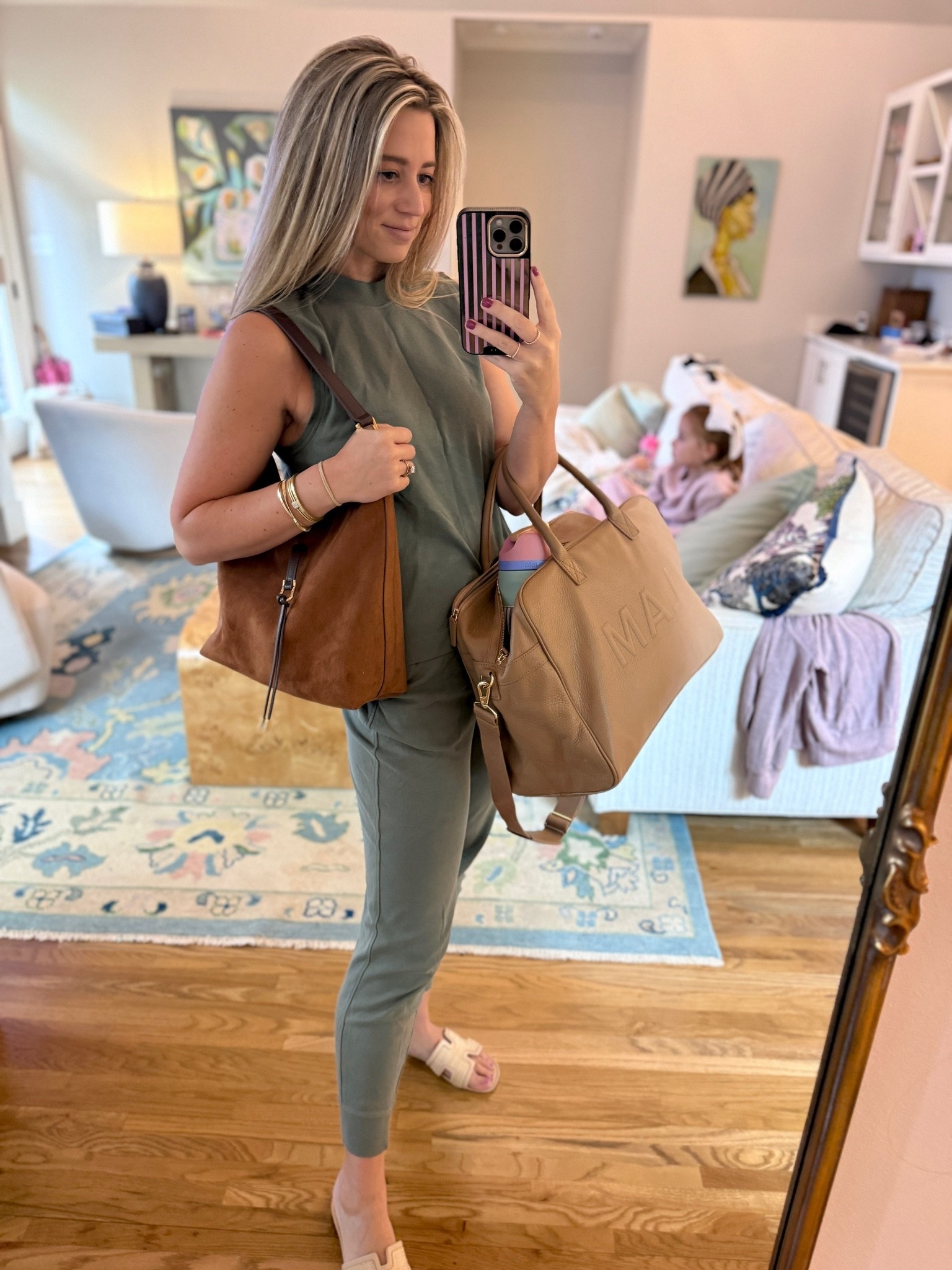 The bag lady is ready for the airport! Always love this comfy travel outfit.