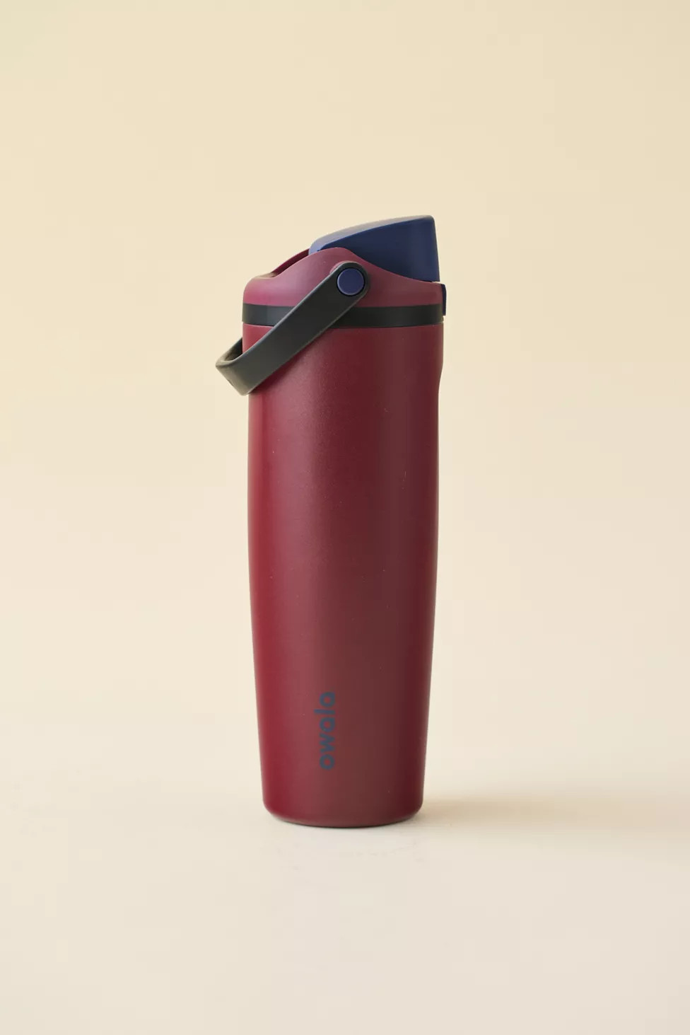 Owala FreeSip® Sway 30 oz Water Bottle | Urban Outfitters (US and RoW)