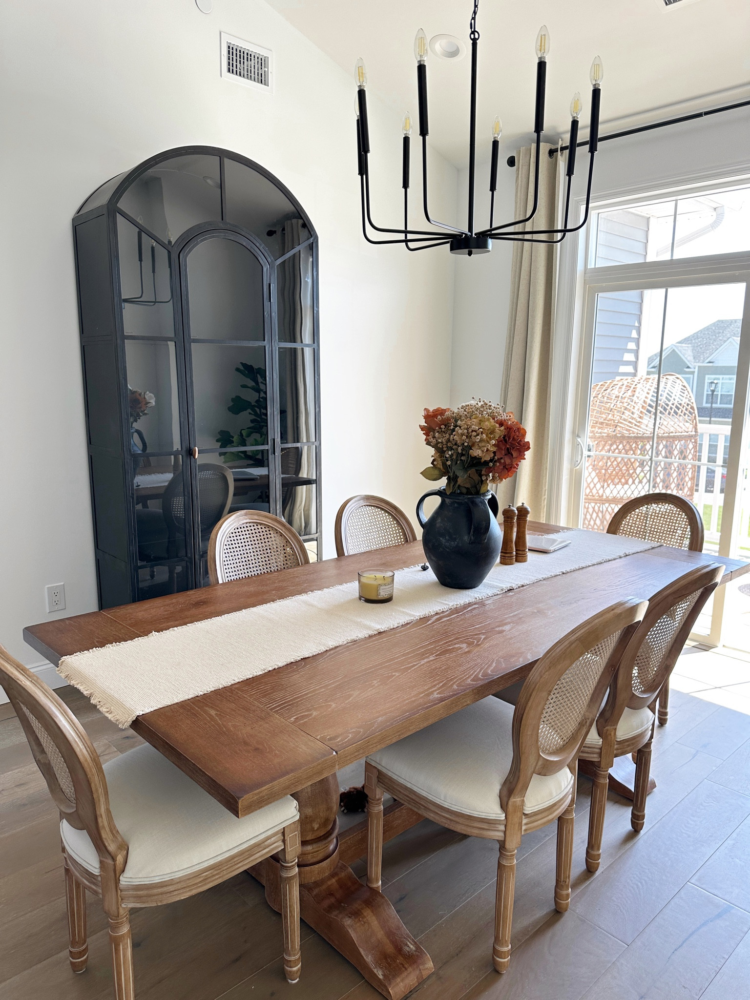 My dining room is linked 🤍🫶


#LTKFind #LTKunder100 #LTKstyletip