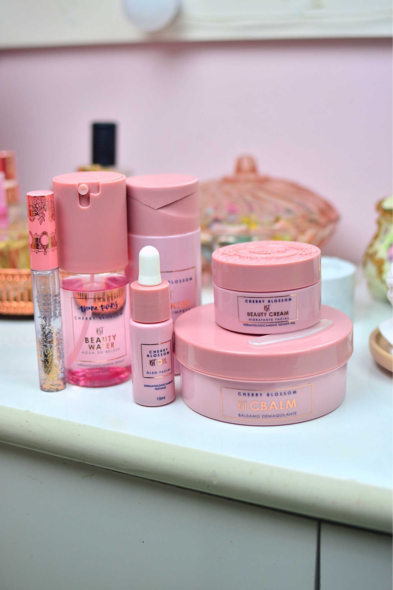 Linha de skincare BT Cherry Blossom da linha Bruna Tavares 🌸
Deixei resenha completa dos produtos em meu blog: www.tagarelandomoda.com 
.
#btskincare #btcherryossom #linhabrunatavares 

#LTKbeauty #LTKbrasil