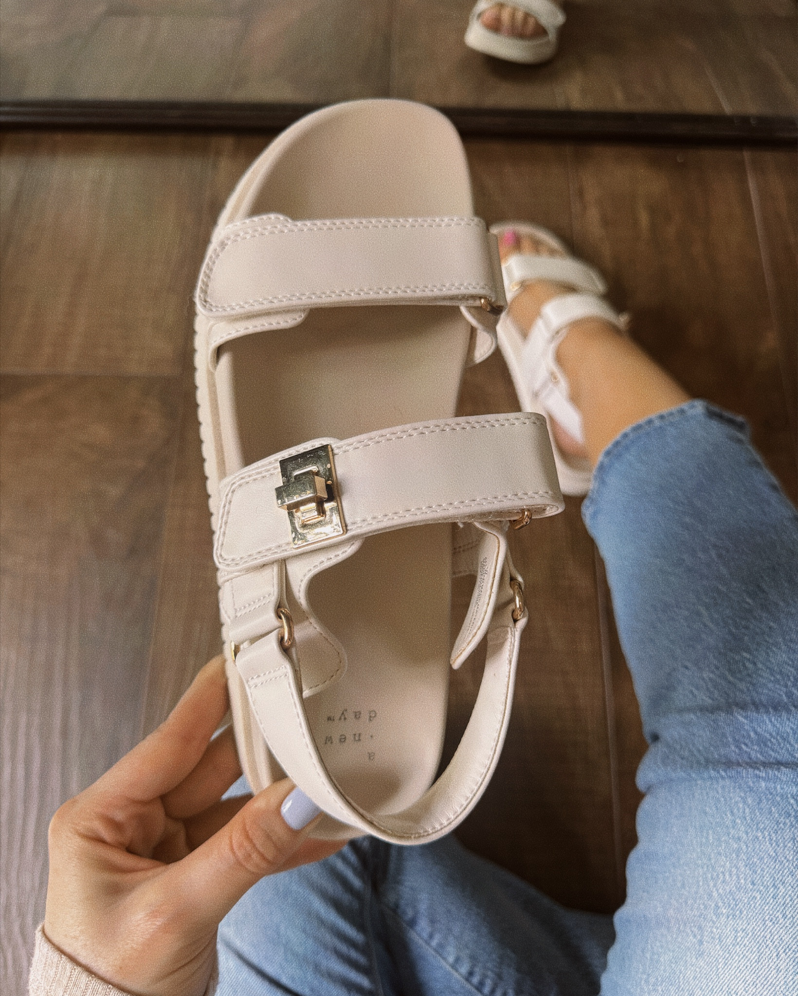 Target sale happening now!!! 20% off Target sandals 



#LTKSummerSales #LTKSaleAlert #LTKShoeCrush