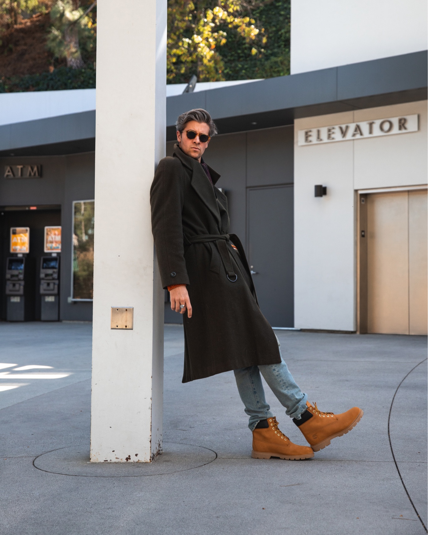 Scored myself some classic @timberland boots from @dsw - I like to mix up the styling of them with something a bit more upscale casual for the fall and winter. Styling them with an overcoat, sweater and scarf is a bit unexpected, which I like. Shop them now through my story! #mydsw #ad