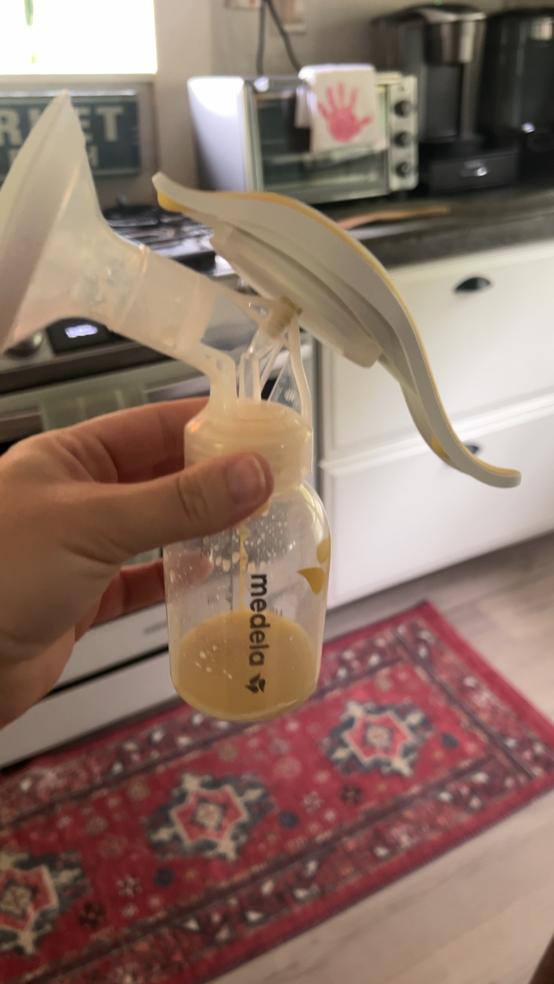 Hand pumping colostrum 💛

#LTKfindsunder50 #LTKbaby #LTKVideo
