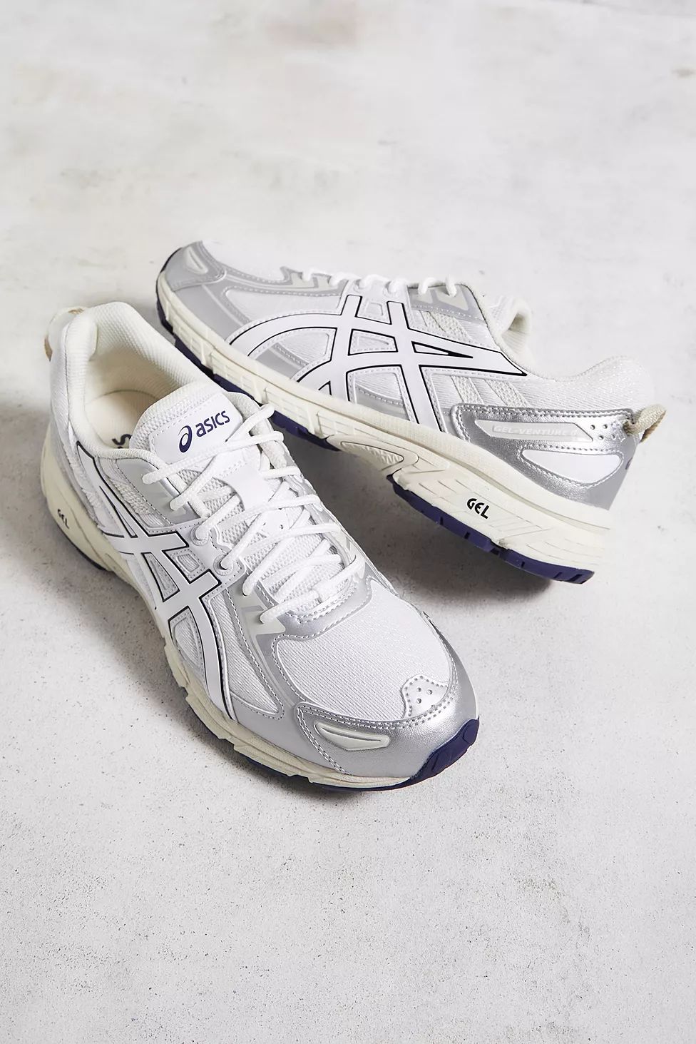 ASICS White GEL-VENTURE 6 Trainers | Urban Outfitters (EU)