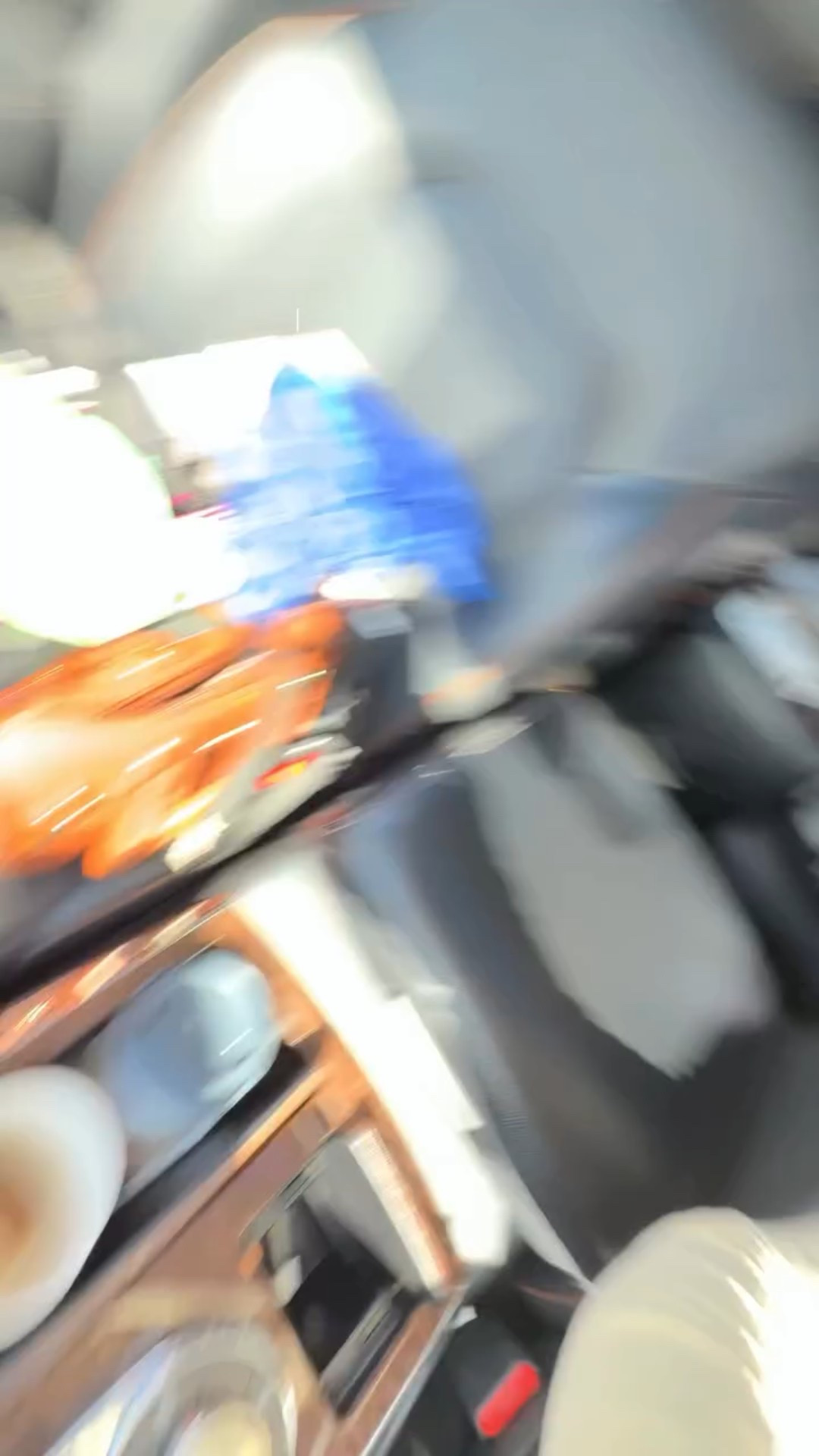 You know I mean business when that pink claw clip comes out!💕🤗

Keep it sweaty. Keep it pretty. Keep it moving! This season, we’re keeping it fun, chaotic, and realistic.

Who else is trying to get their wellness back before the holidays hit? Let’s do it together before 2026 hits that account!

Also, the last event will be next week as the year closes out.

Huge thank you to @alondraasanchez__ x @simplicitycomovement_ for this event. I’m really starting to love this part of Arizona 🫶🏽
And the vendors were also great @salon.ve @whiskedmatcha.az