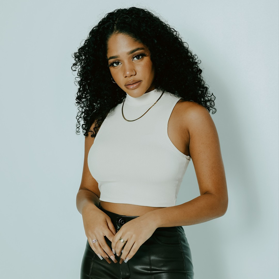 Mock Turtleneck Brami (Crop) | Klassy