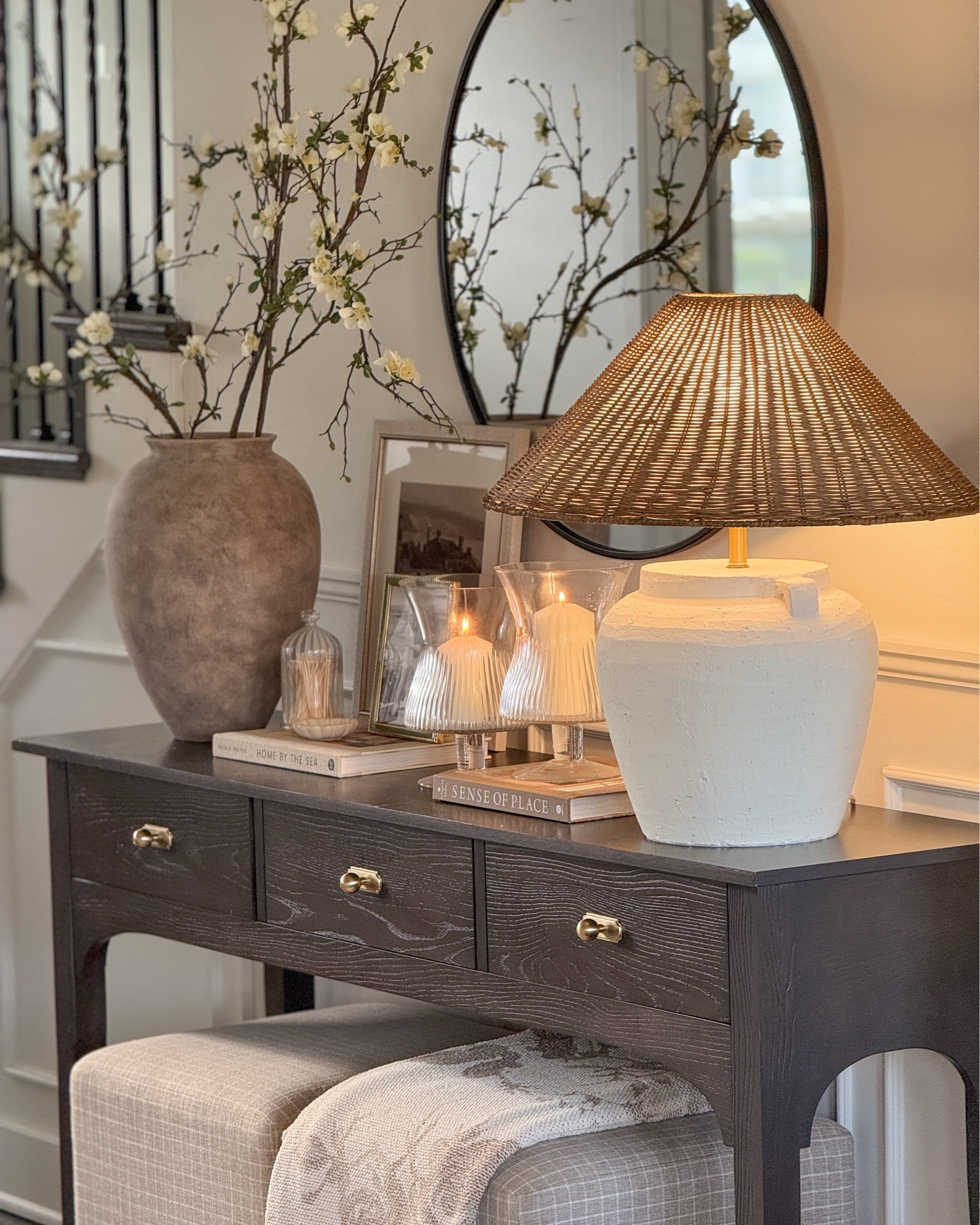 Home lately...🤎🌿 Dropping some of the most recent views in my home.I know you love these carrousels, so here you go. 🫶😊

Comment SHOP for the links of my favorites in this post. 🤎 
.
.
.
.
.
.
Home design | Home styling | home decorating | interior design | home inspiration 
.
.
.
.
.
.