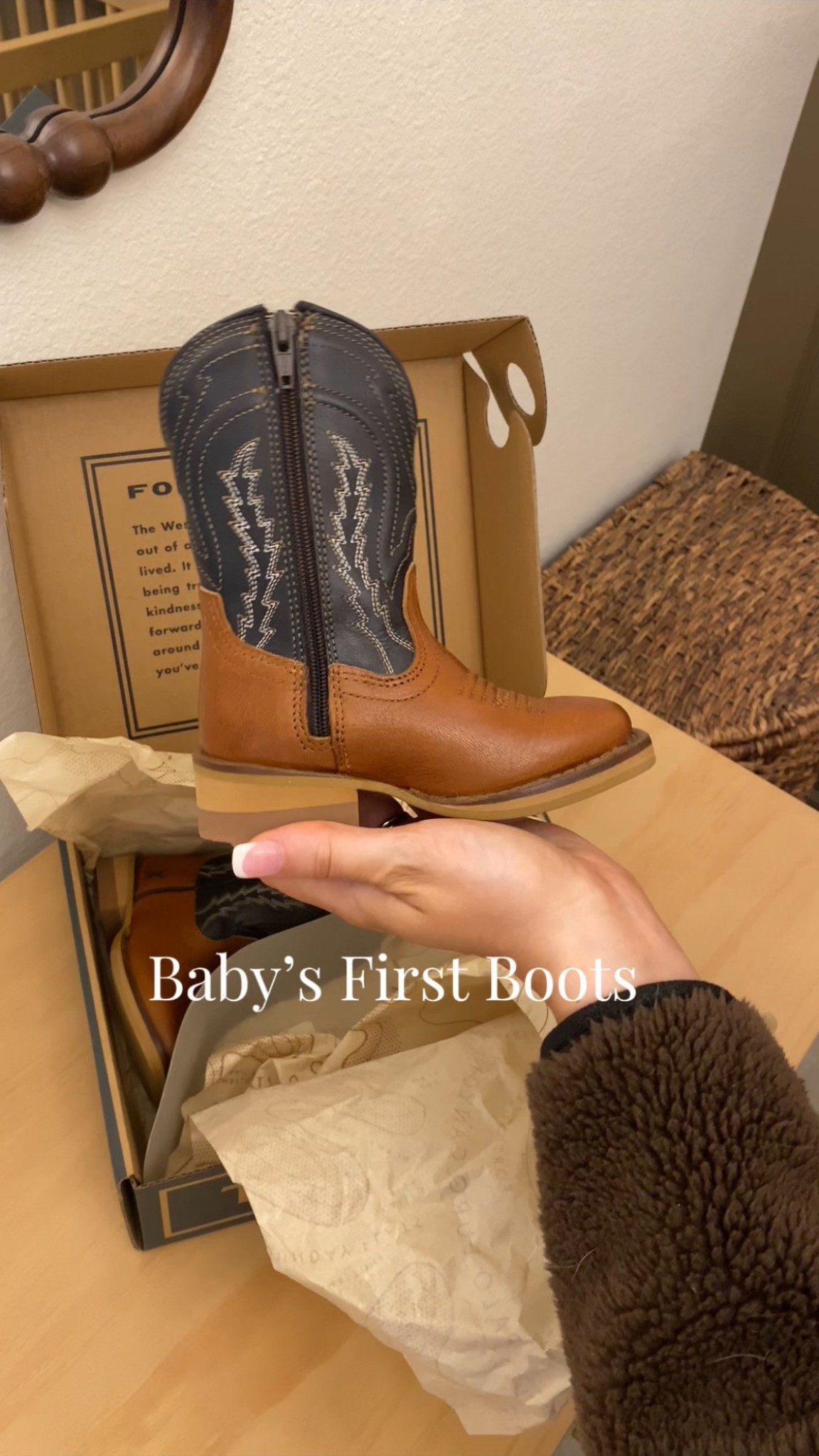 The cutest little cowboy boots  🐴 #babyboots #tecovas 