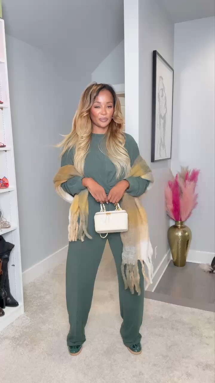 GRWM in my favorite set!
 

 #LTKHoliday #LTKgrwm #LTKootd