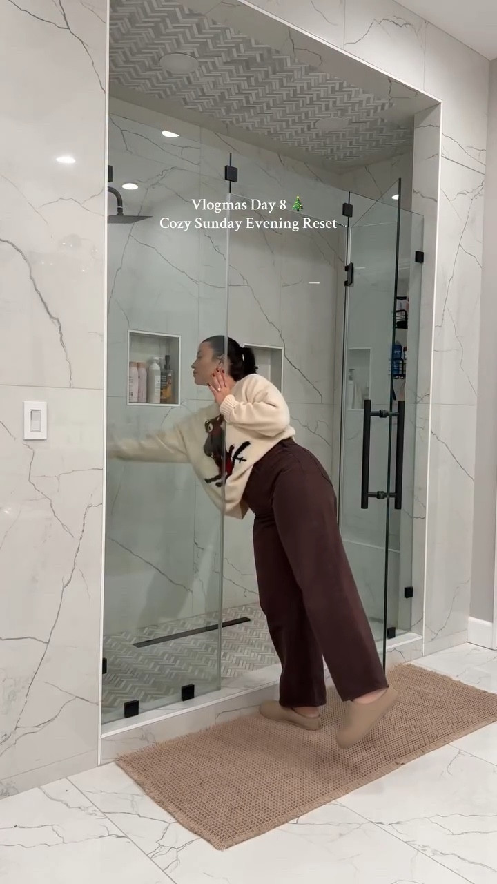 My favorite kind of Sunday reset! Everything shower & a cup of hot tea. happy Vlogmas day 8! 🐻🚿🎄🦌

#Vlogmas #sundayreset #resetwithme #cozyathome #nightroutine #cozyandchic #cozyaesthetic #resetroutine