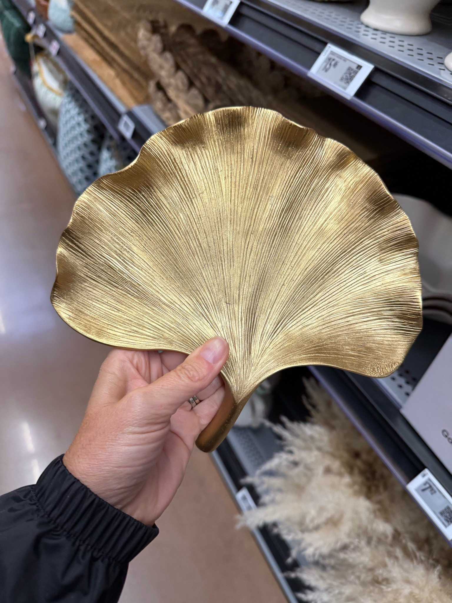 Gold leaf trinket tray. So pretty!