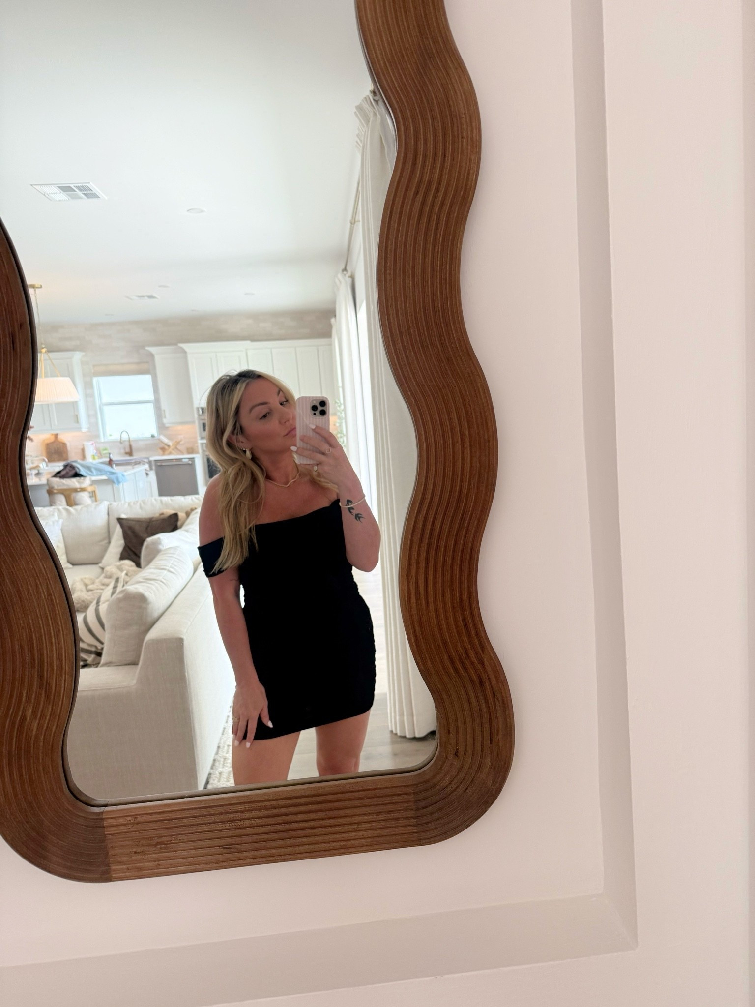Omg you guys! This dress is so good 😍👌🏻


Black dress, cocktail dress, black dress, little black dress, date night 



#amazonfinds #amazon #blackdress #cocktaildress

#LTKootd