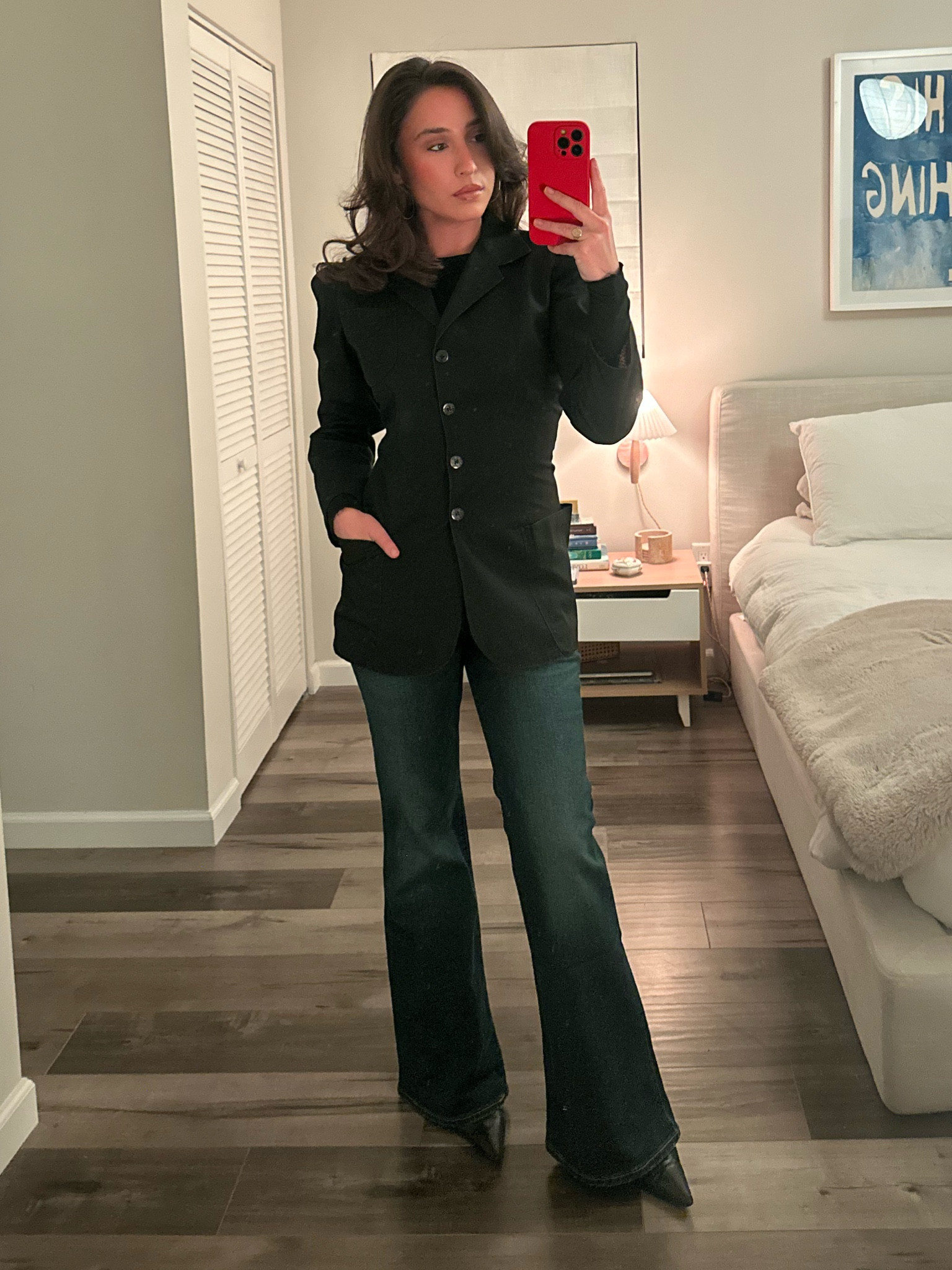 The perfect low rise flare jean #levis #flarejean #lowrisejean #darkwashjean