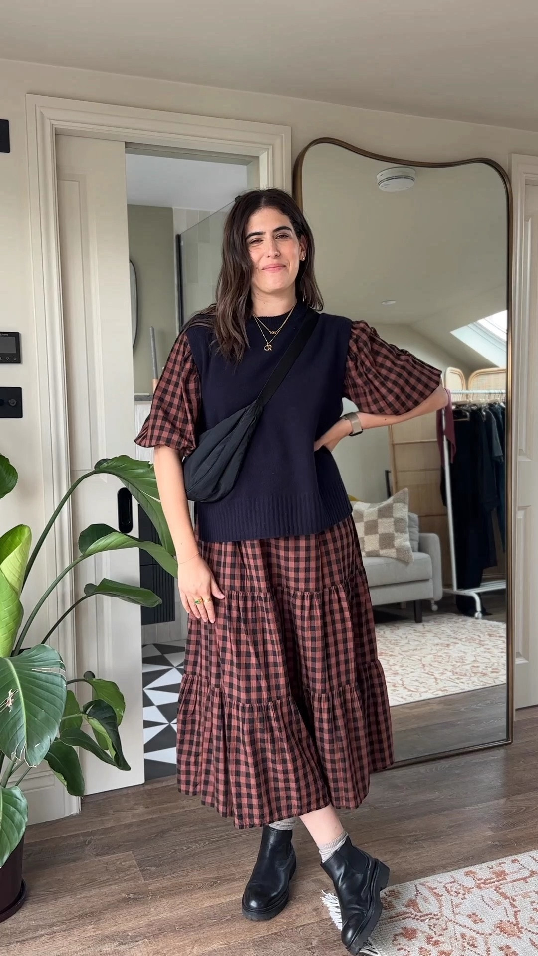 £40 M&S dress find - how I style it ✨
Whistles wool vest. Missoma jewellery. Edge of ember necklace. Wool socks. Uniqlo shoulder bag. Hush boots. Arket socks. 