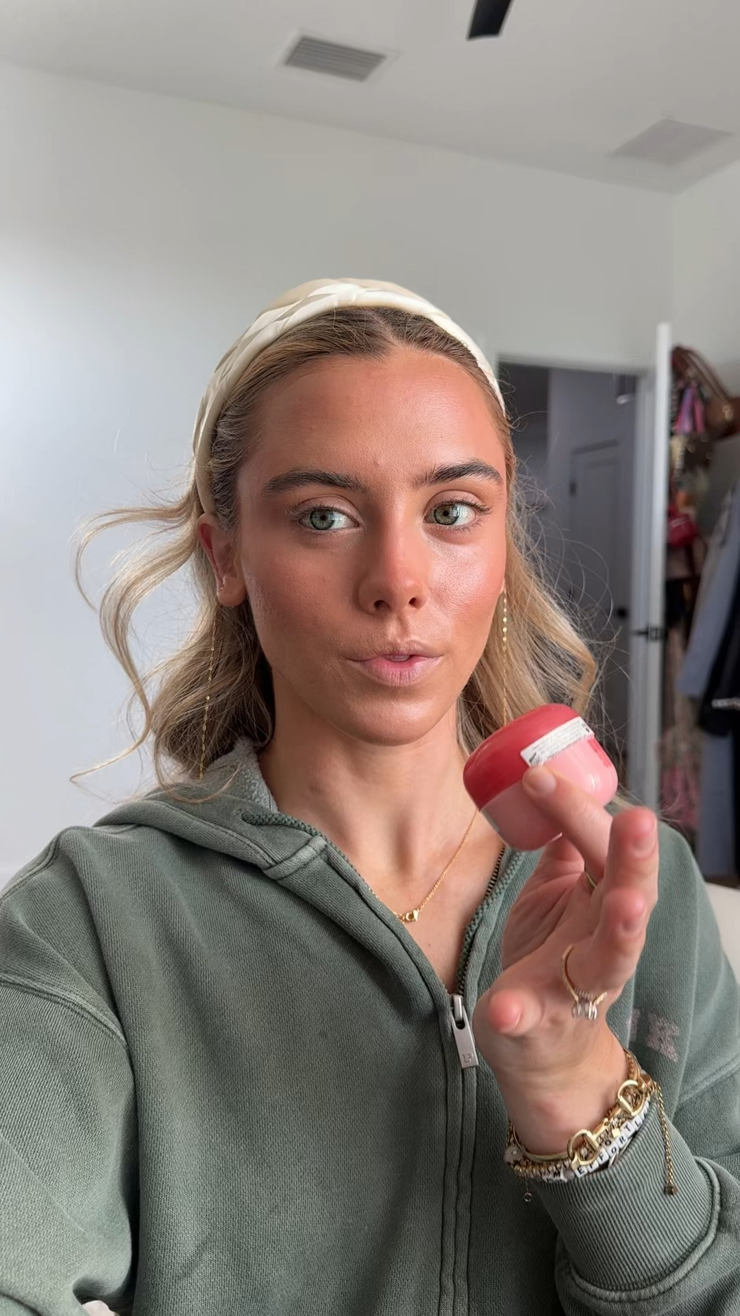 SNATCH it all in a WONDER! NYX Professional Makeup Wonder Snatch Setting Powder includes translucent and brightening shades to SNATCH it all! Up to 16 HR wear with no talc. Level up your base & snatch that face!#LTKgrwm

#LTKBeauty #LTKFindsUnder50 #LTKSaleAlert