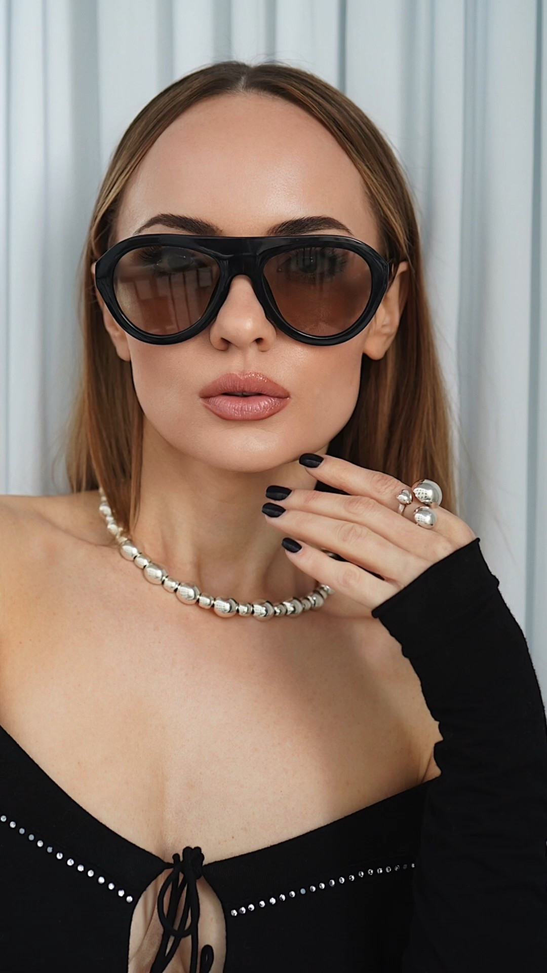 Bold gifts tell bold stories. Handcrafted in Spain, @unode50 creates jewelry pieces that feel like wearable art: unique, expressive, unforgettable. Trust your instinct this season. #SomosUNO #ad