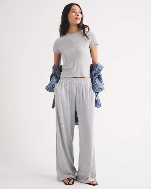 Abercrombie lounge set / airport outfit 
AFXLTK for an extra 15% off