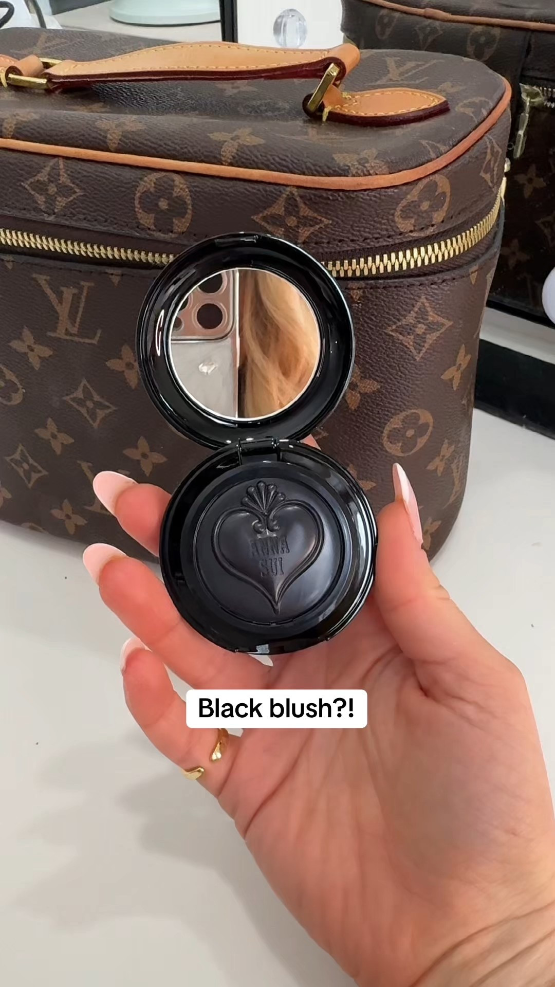 Color changing black blush 💗

Makeup
Beauty 

#LTKBeauty #LTKWatchNow #LTKFindsUnder50