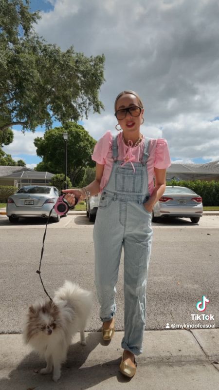 Pop of pink with a side of overalls! 💗



#LTKVideo #LTKstyletip