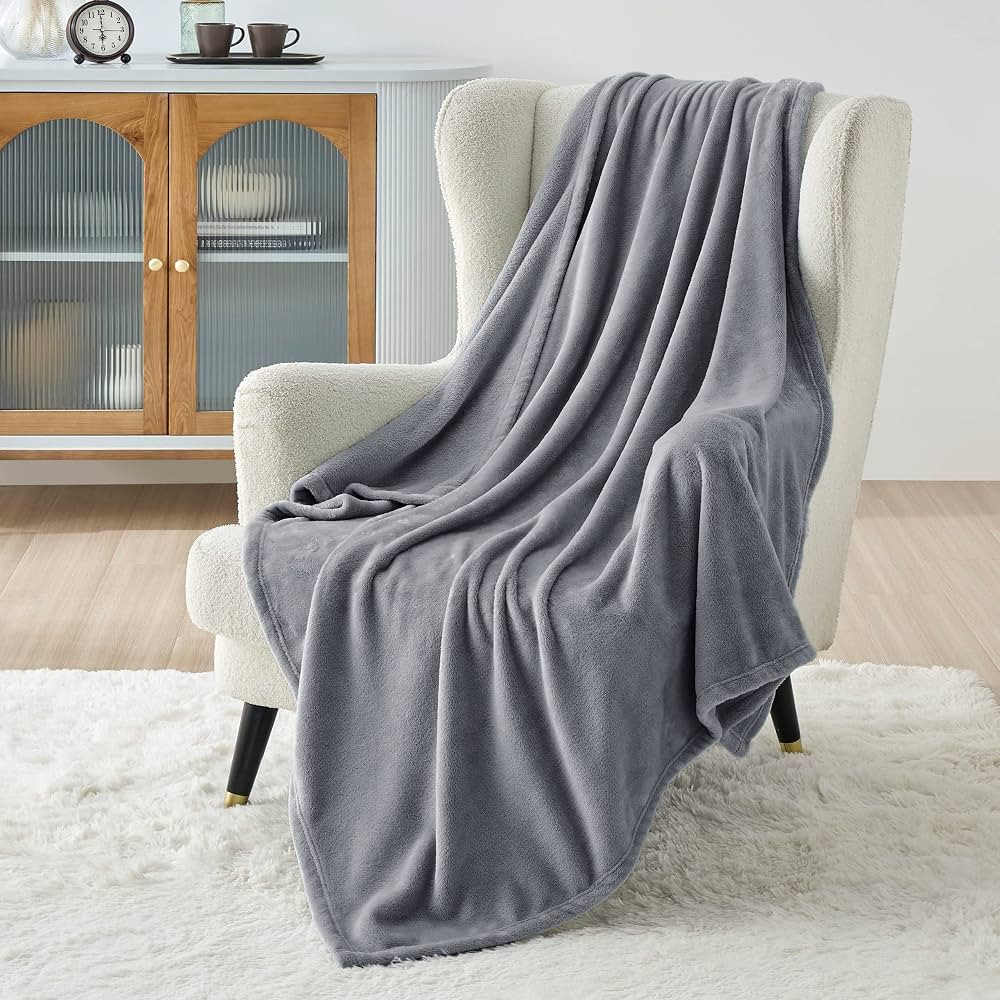 Bedsure Fleece Throw Blanket for Couch - Grey Throw Blankets, Lightweight Fuzzy Cozy Soft Plush W... | Amazon (CA)