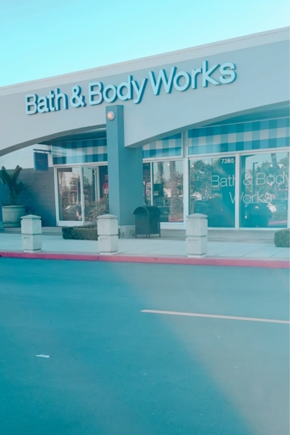 Looking for simple, festive gifts? Then Bath & Body Works has what you are looking for! Linked are my favorite for this Holiday Season 🖤

#LTKGiftGuide #LTKHoliday #LTKSeasonal